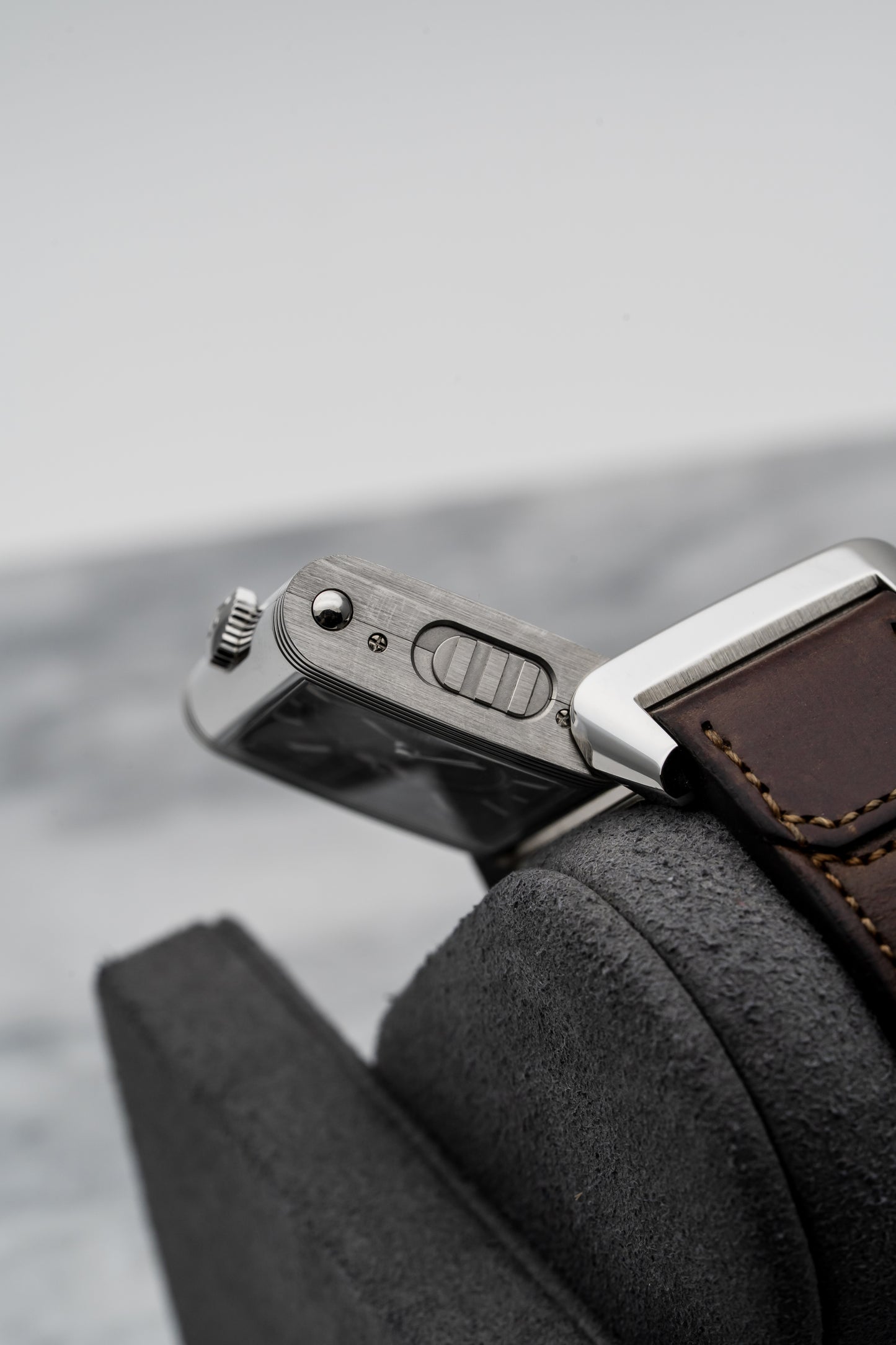 Jaeger-LeCoultre Reverso Grande GMT Duoface Q3848422 – Stainless Steel, Silver & Black Dial