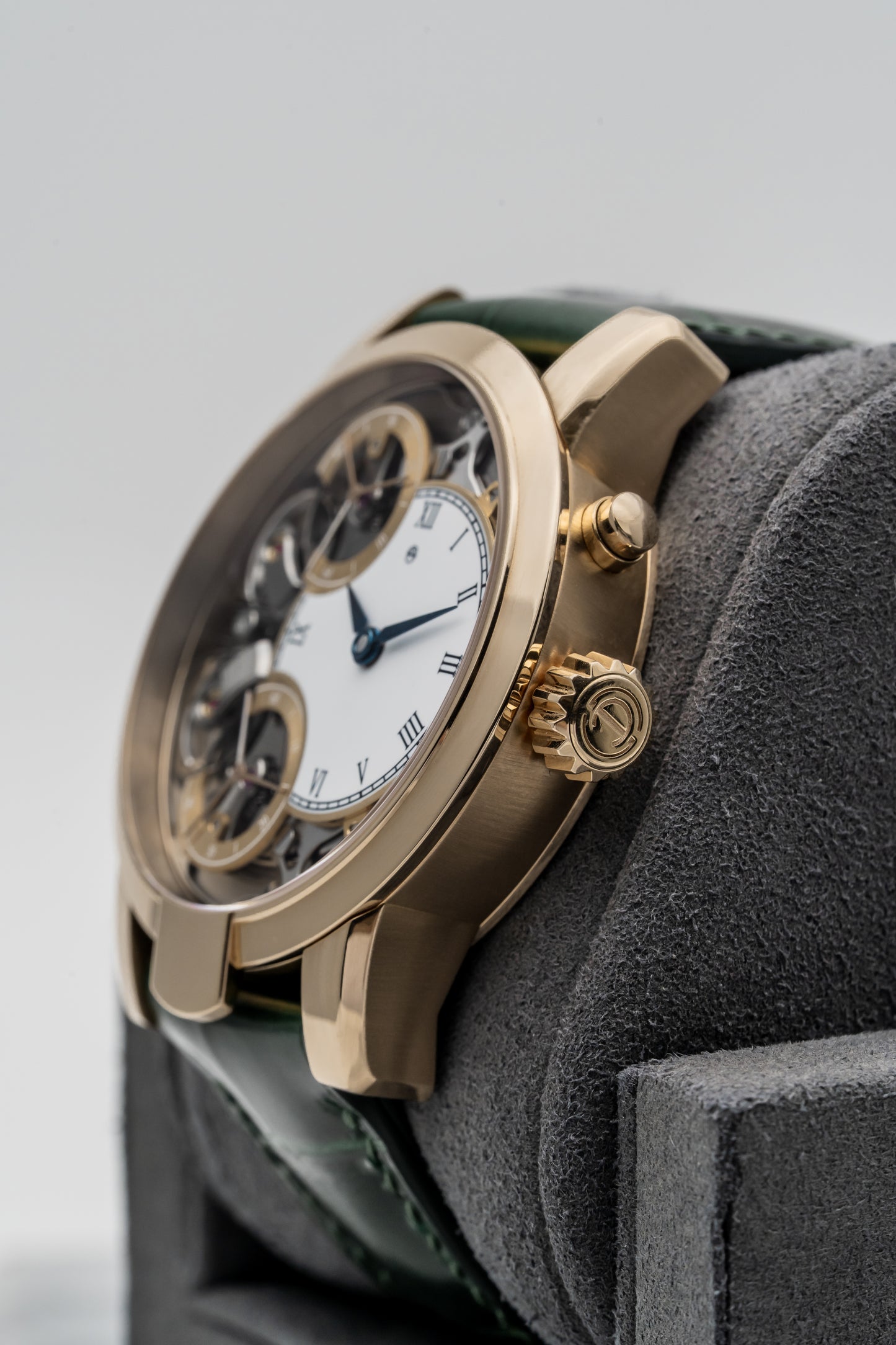 Armin Strom Mirrored Force Resonance RG16.RF.5N.AL.L.40 Rose Gold, White Enamel Dial