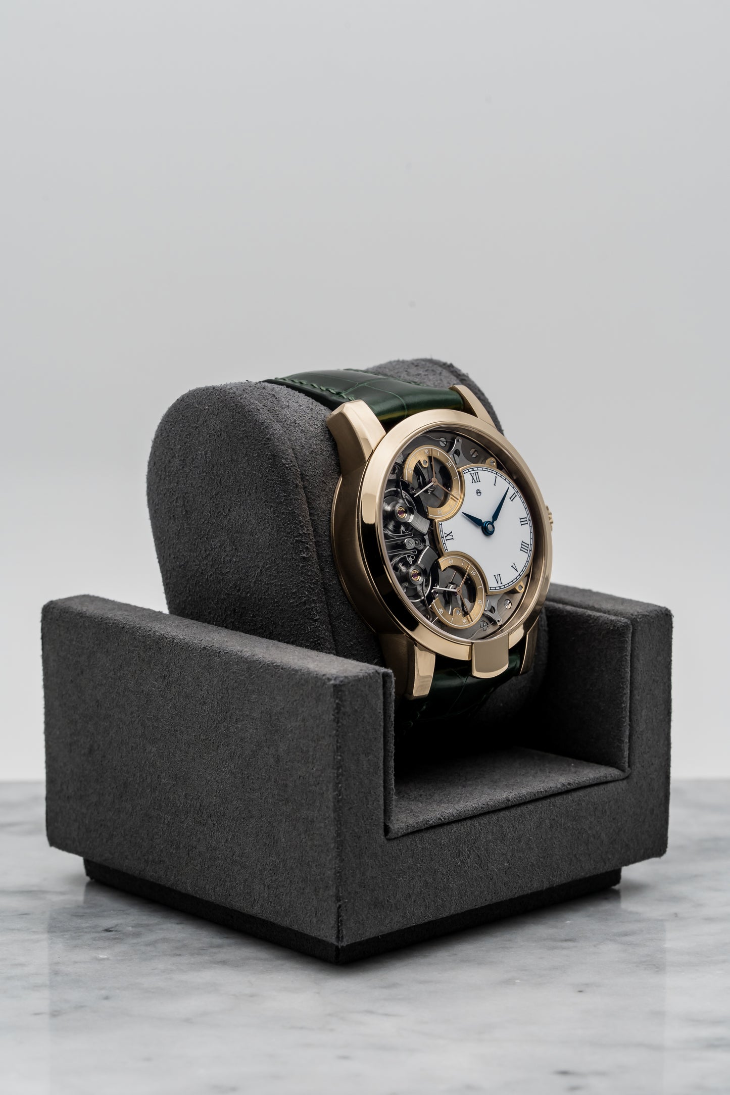 Armin Strom Mirrored Force Resonance RG16.RF.5N.AL.L.40 Rose Gold, White Enamel Dial