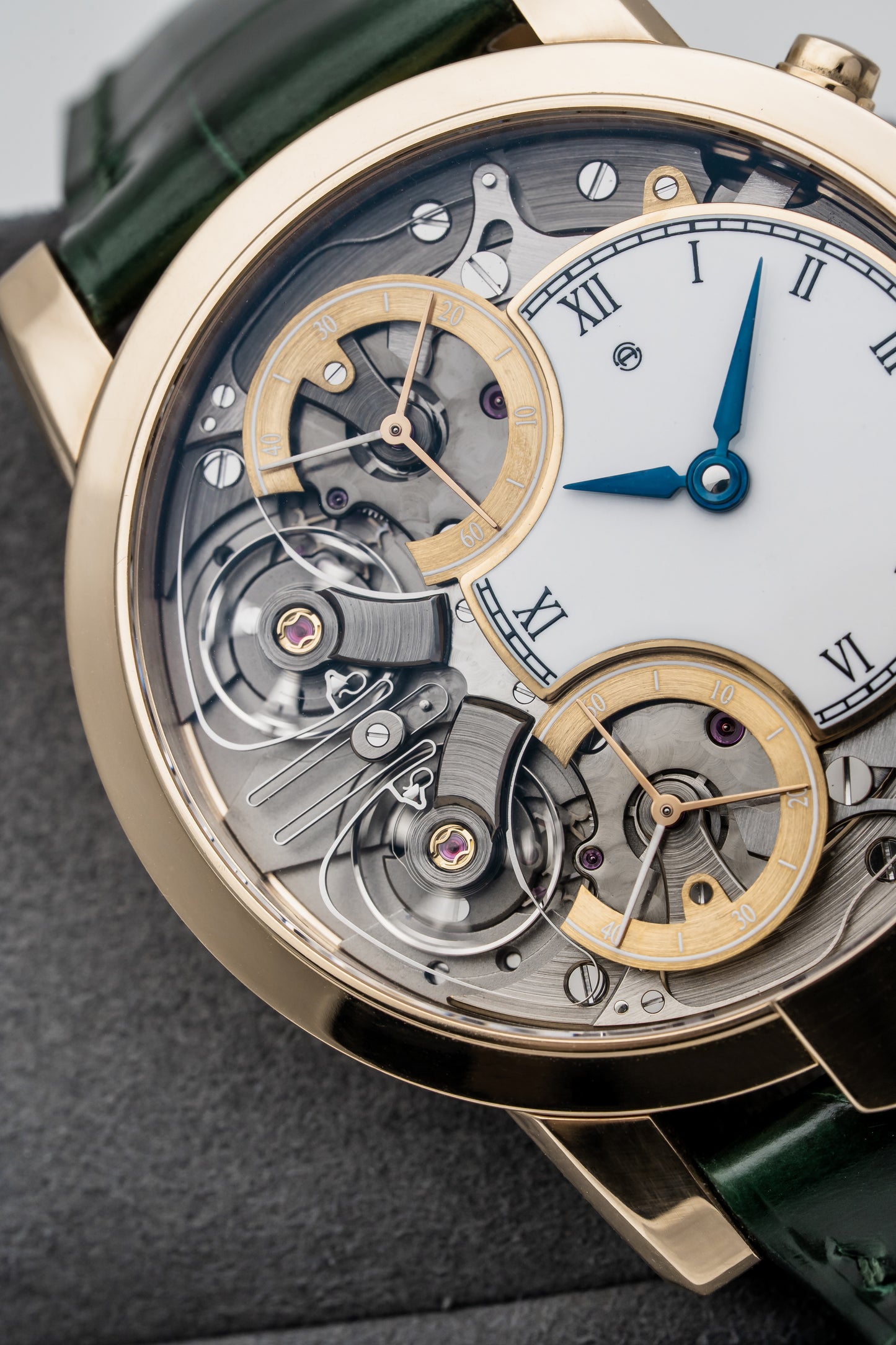 Armin Strom Mirrored Force Resonance RG16.RF.5N.AL.L.40 Rose Gold, White Enamel Dial