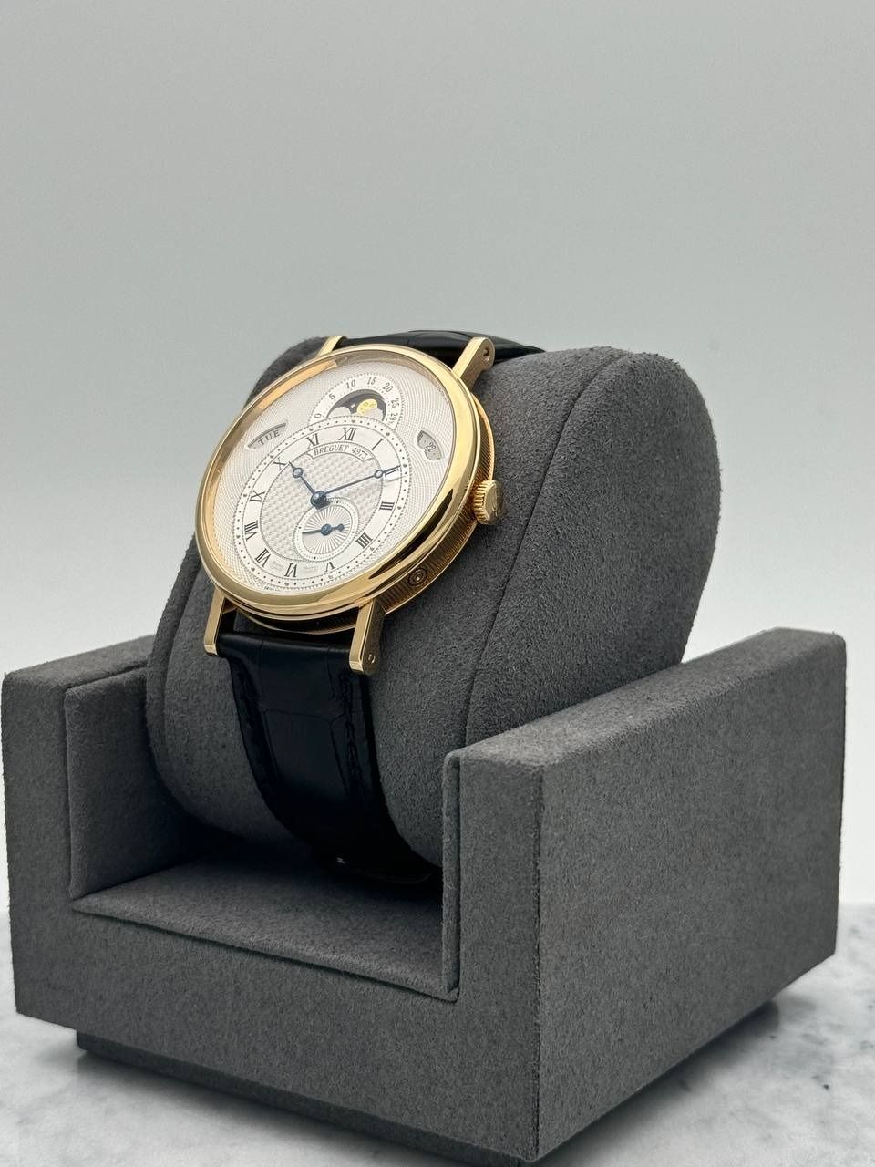Breguet Classique 7337BA Silver Guilloché Dial