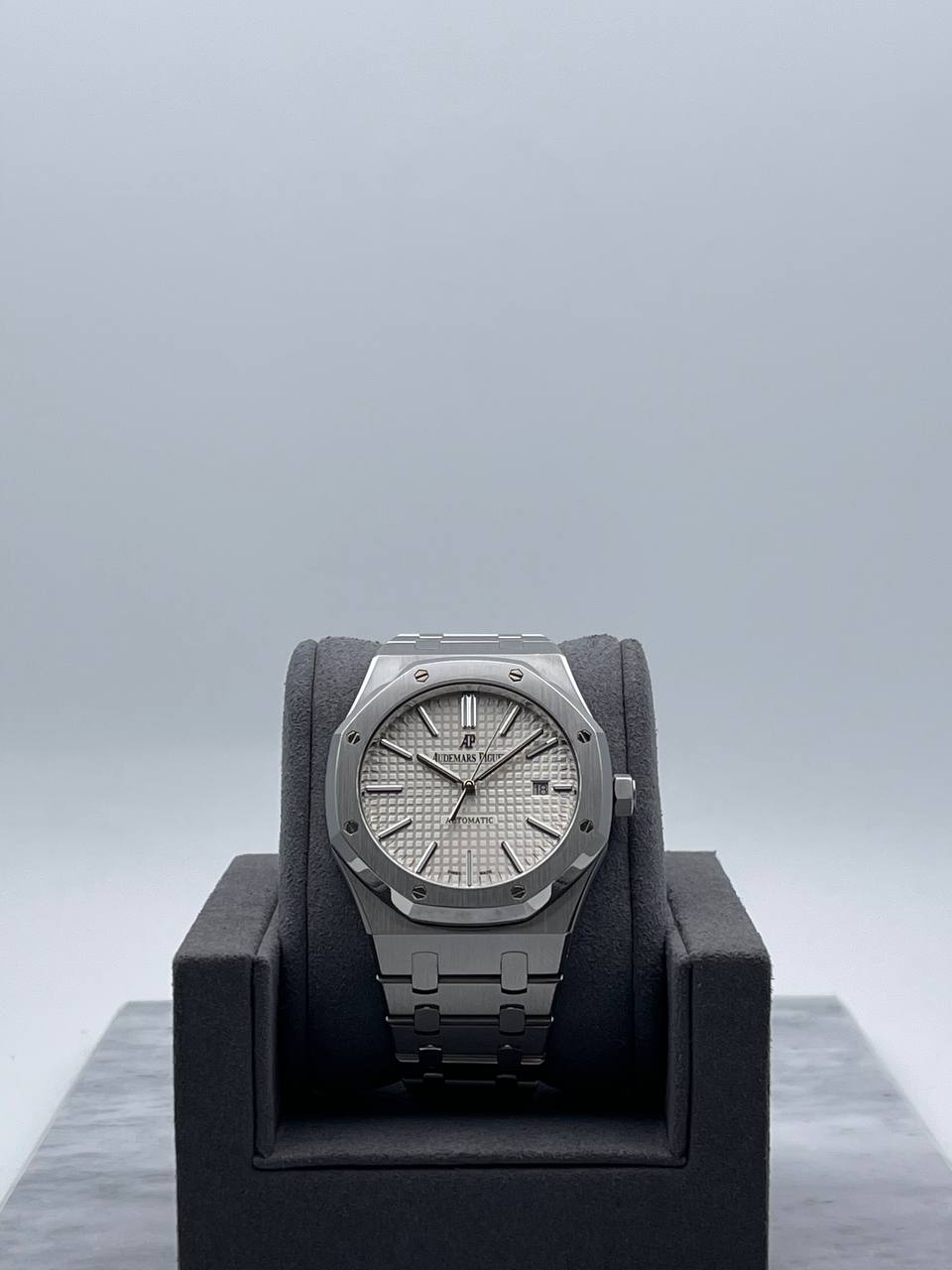 Audemars Piguet Royal Oak 15400ST White Dial