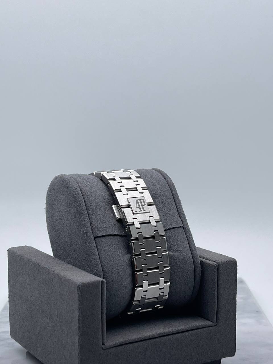 Audemars Piguet Royal Oak 15400ST White Dial