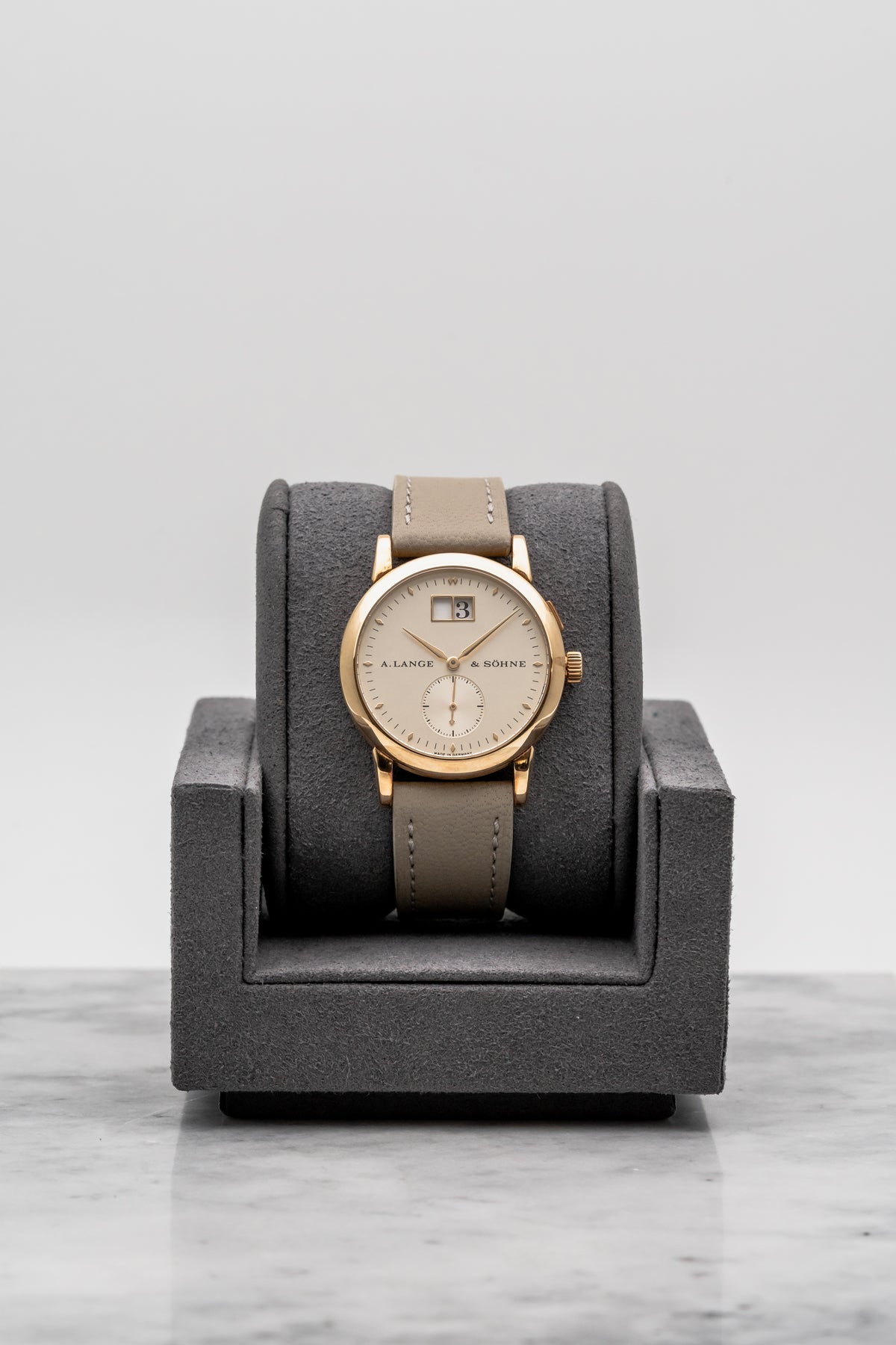 A. Lange & Söhne Saxonia Big Date Closed Caseback 105.001 Champagne Dial