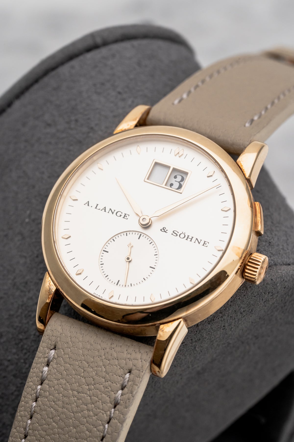 A. Lange & Söhne Saxonia Big Date Closed Caseback 105.001 Champagne Dial