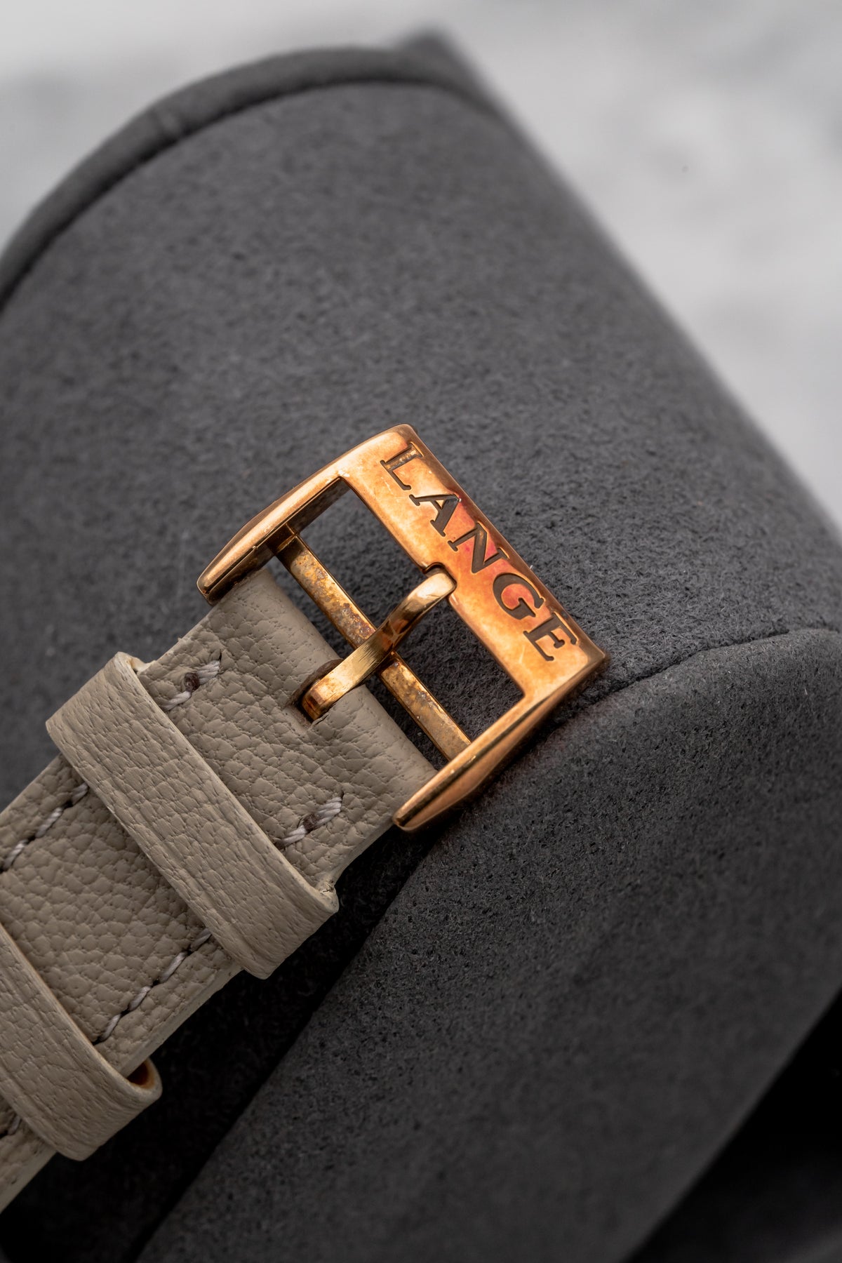 A. Lange & Söhne Saxonia Big Date Closed Caseback 105.001 Champagne Dial