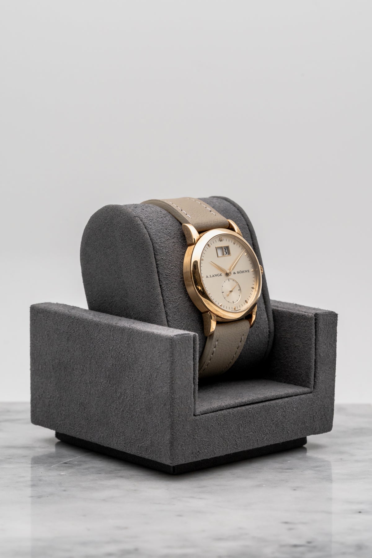 A. Lange & Söhne Saxonia Big Date Closed Caseback 105.001 Champagne Dial