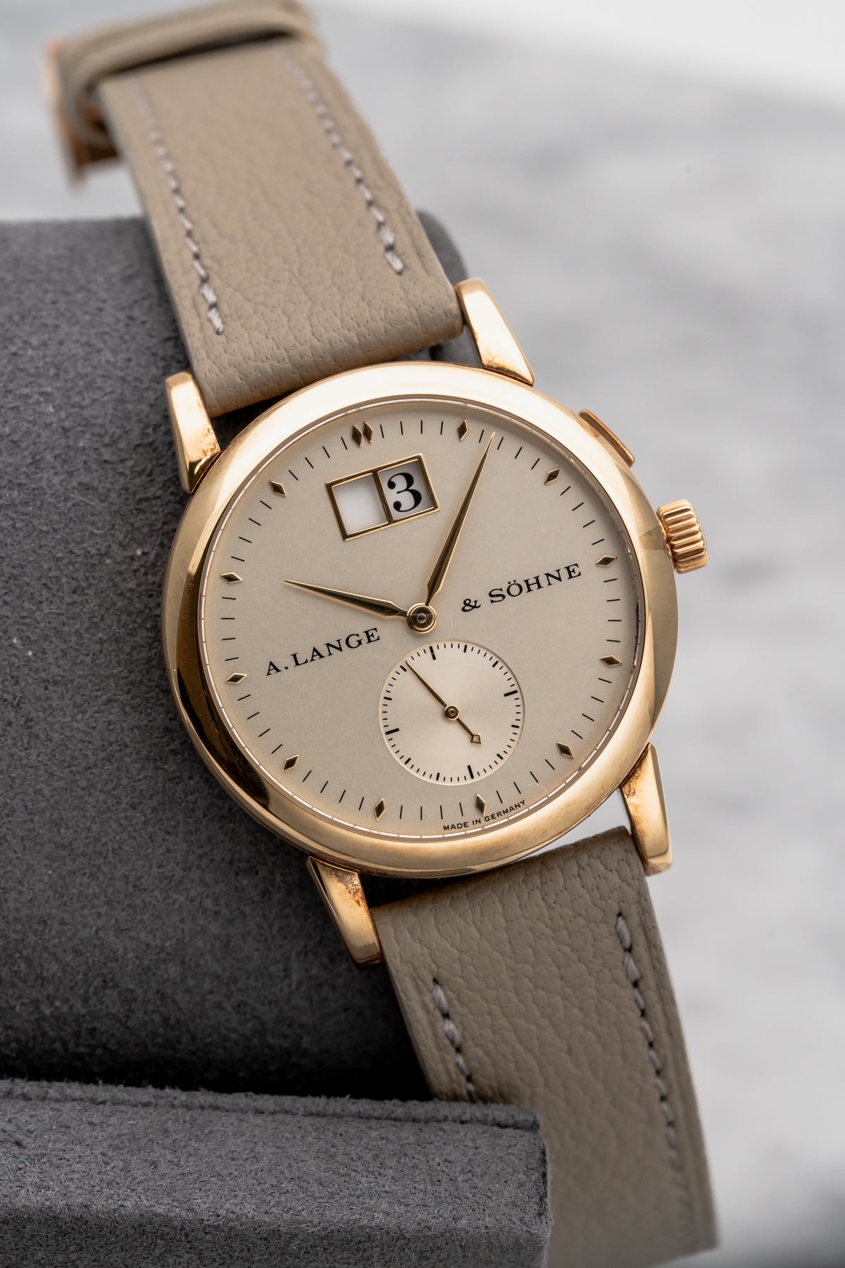 A. Lange & Söhne Saxonia Big Date Closed Caseback 105.001 Champagne Dial