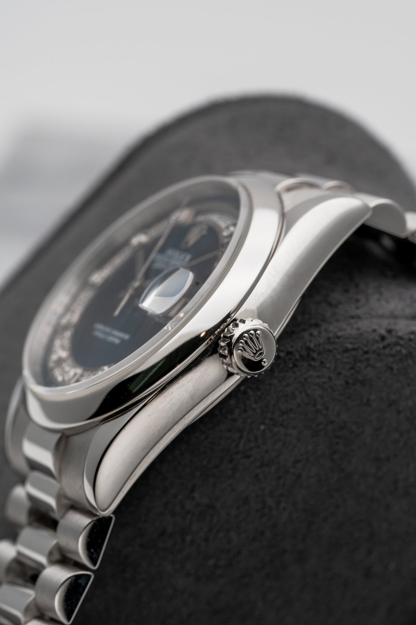 Rolex Daydate 36 118206 Platinum Pave Blue