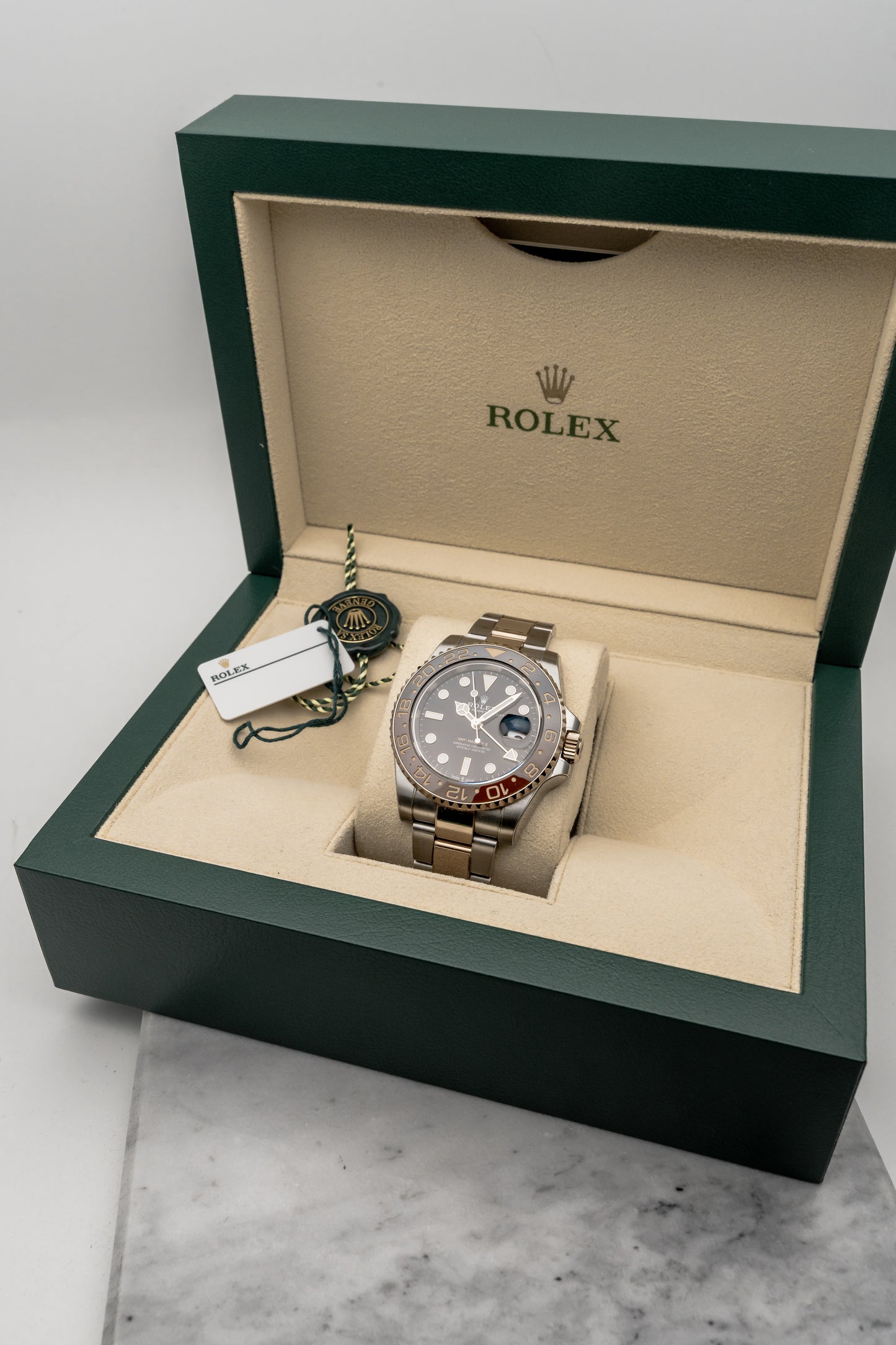 Rolex GMT-Master II Rootbeer 126711CHNR, Black Dial