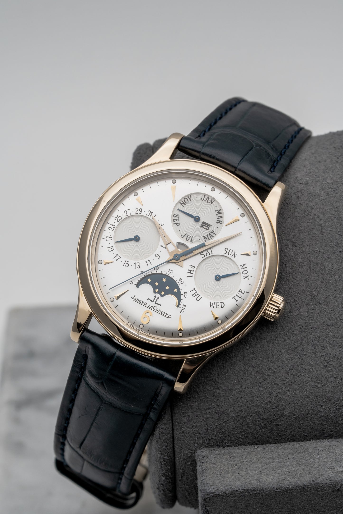 Jaeger-LeCoultre Master Control Perpetual Q149242A Rose Gold, Silver Dial