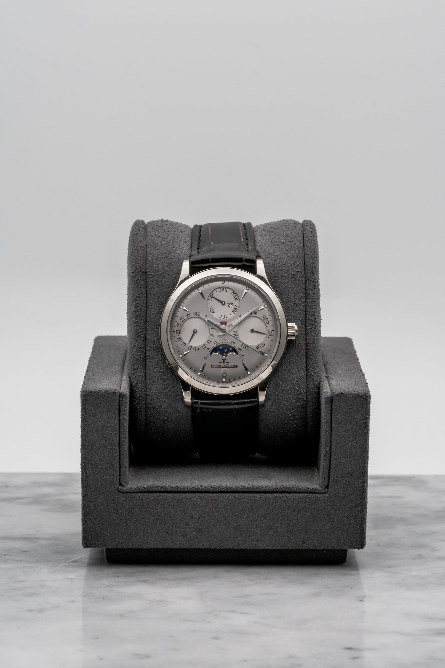 Jaeger-LeCoultre Master Control Perpetual Calendar 140.3.80 Grey Dial