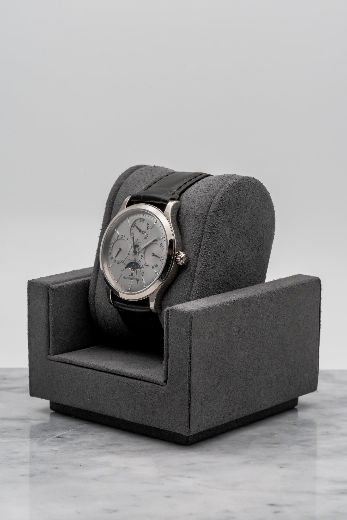 Jaeger-LeCoultre Master Control Perpetual Calendar 140.3.80 Grey Dial