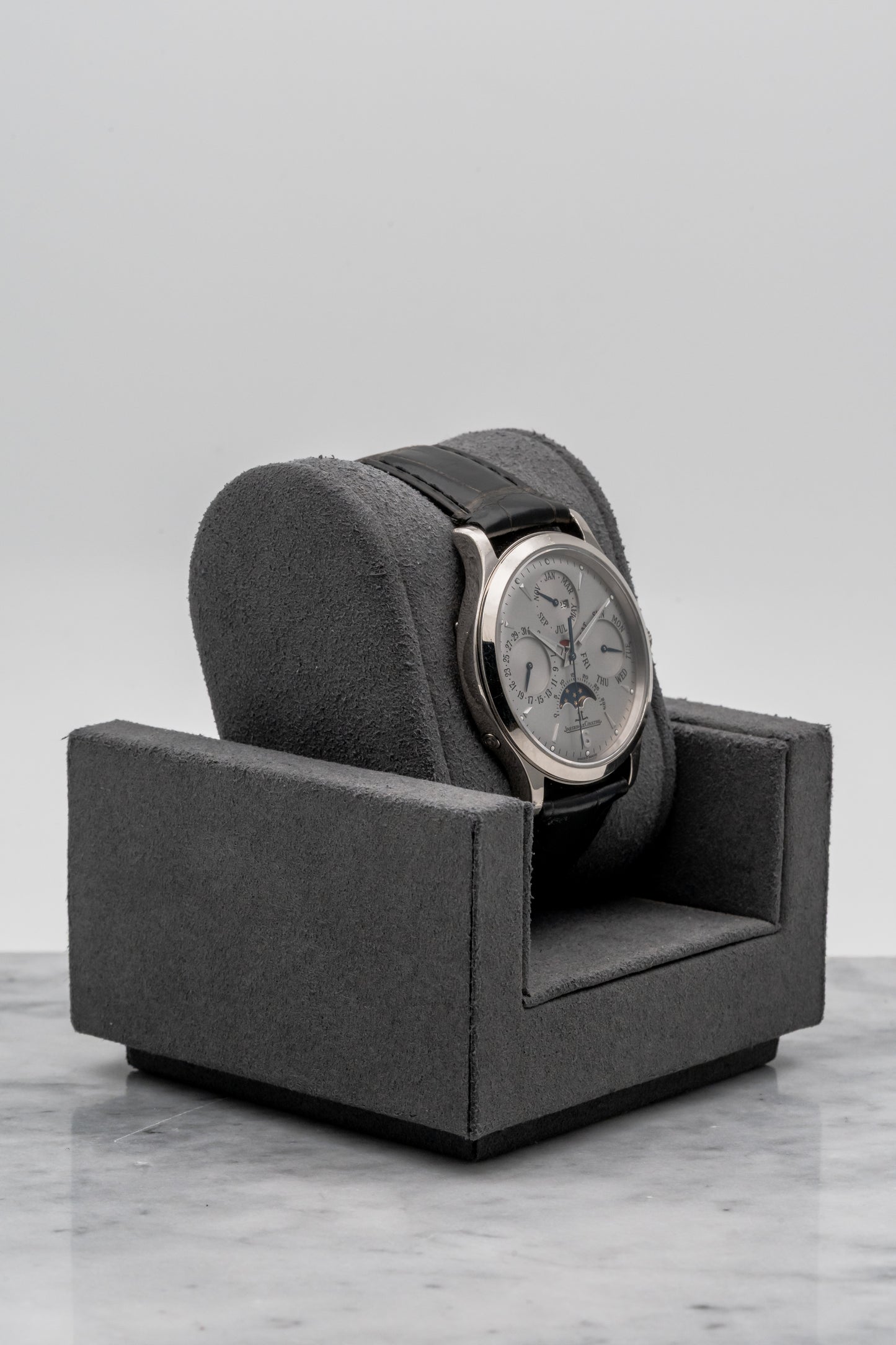 Jaeger-LeCoultre Master Control Perpetual Calendar 140.3.80 Grey Dial