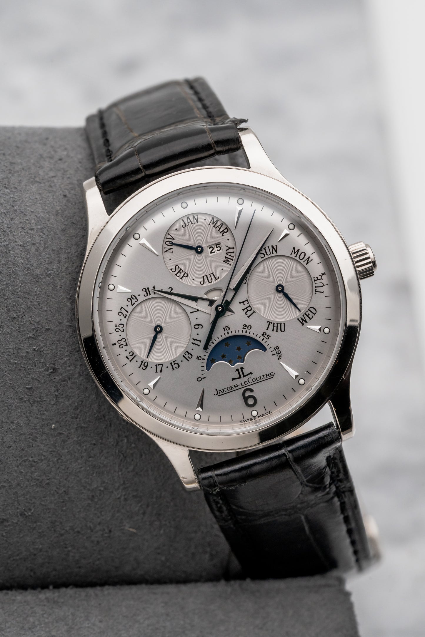 Jaeger-LeCoultre Master Control Perpetual Calendar 140.3.80 Grey Dial