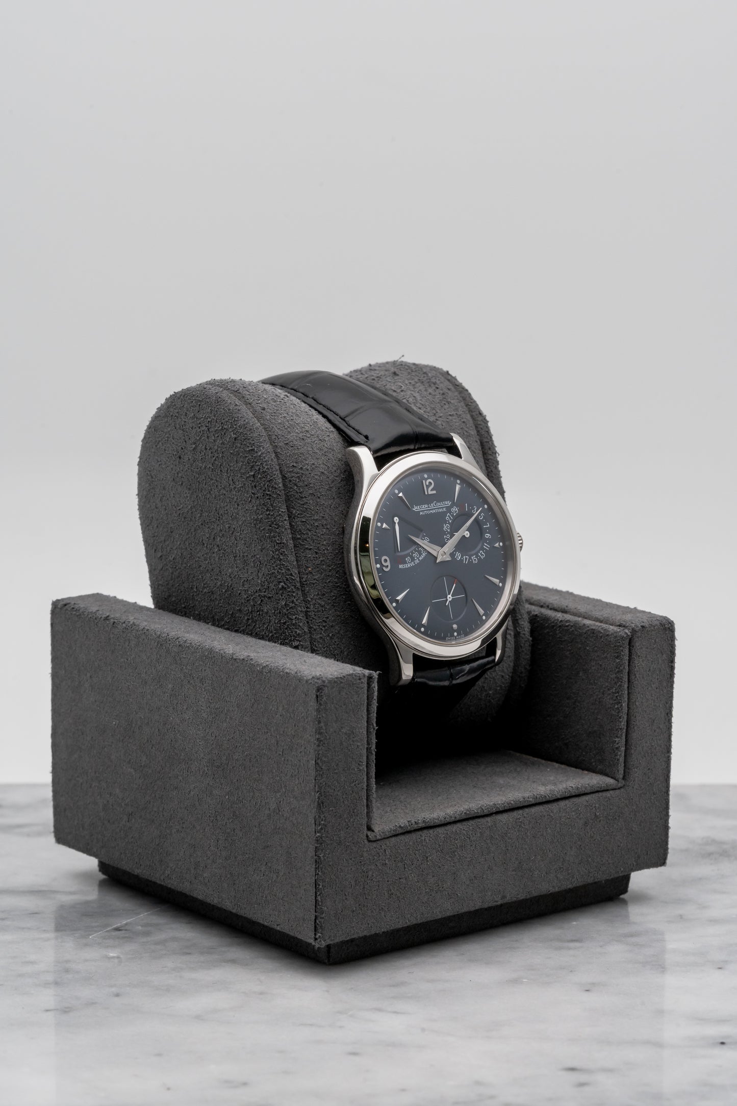 Jaeger-LeCoultre Master Reserve de Marche 140.6.93 Dark Blue Dial