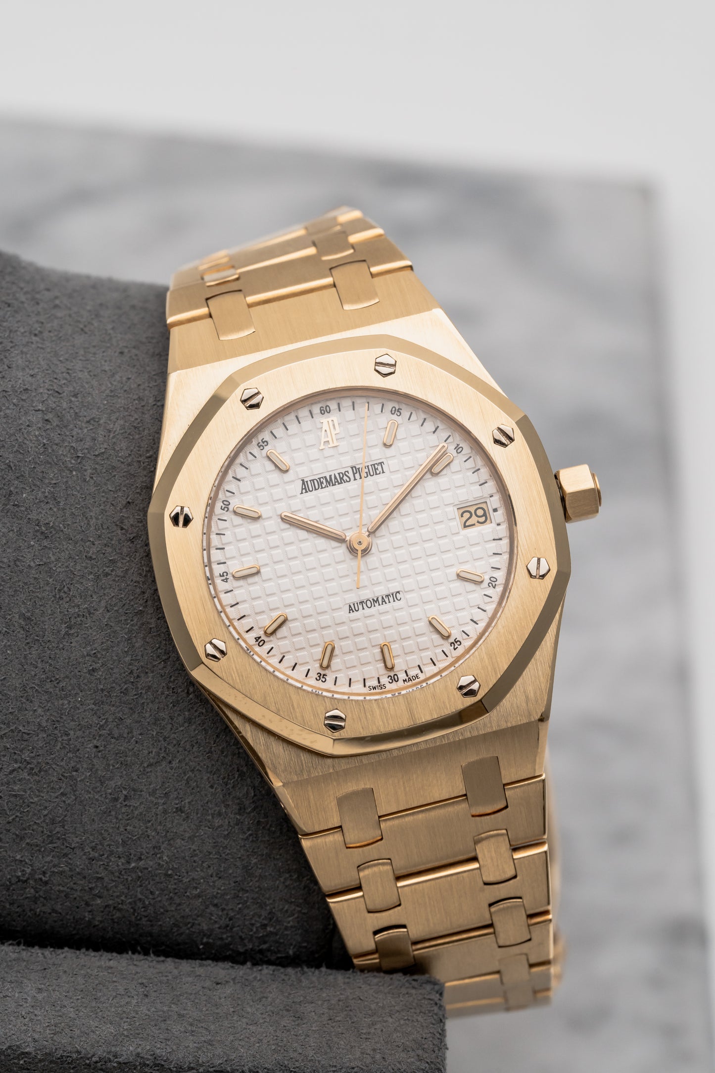 Audemars Piguet Royal Oak 14790BA White Dial