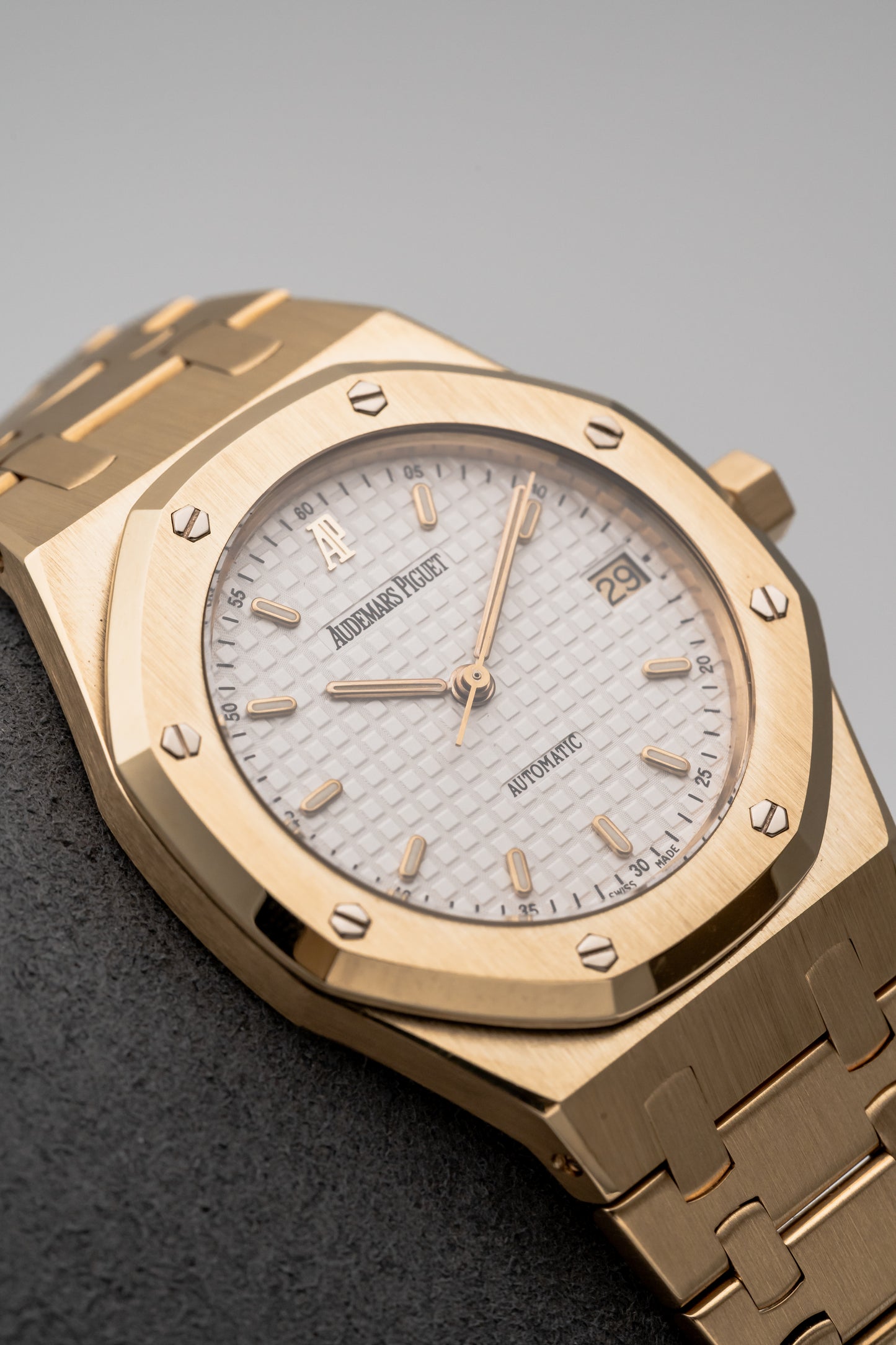 Audemars Piguet Royal Oak 14790BA White Dial