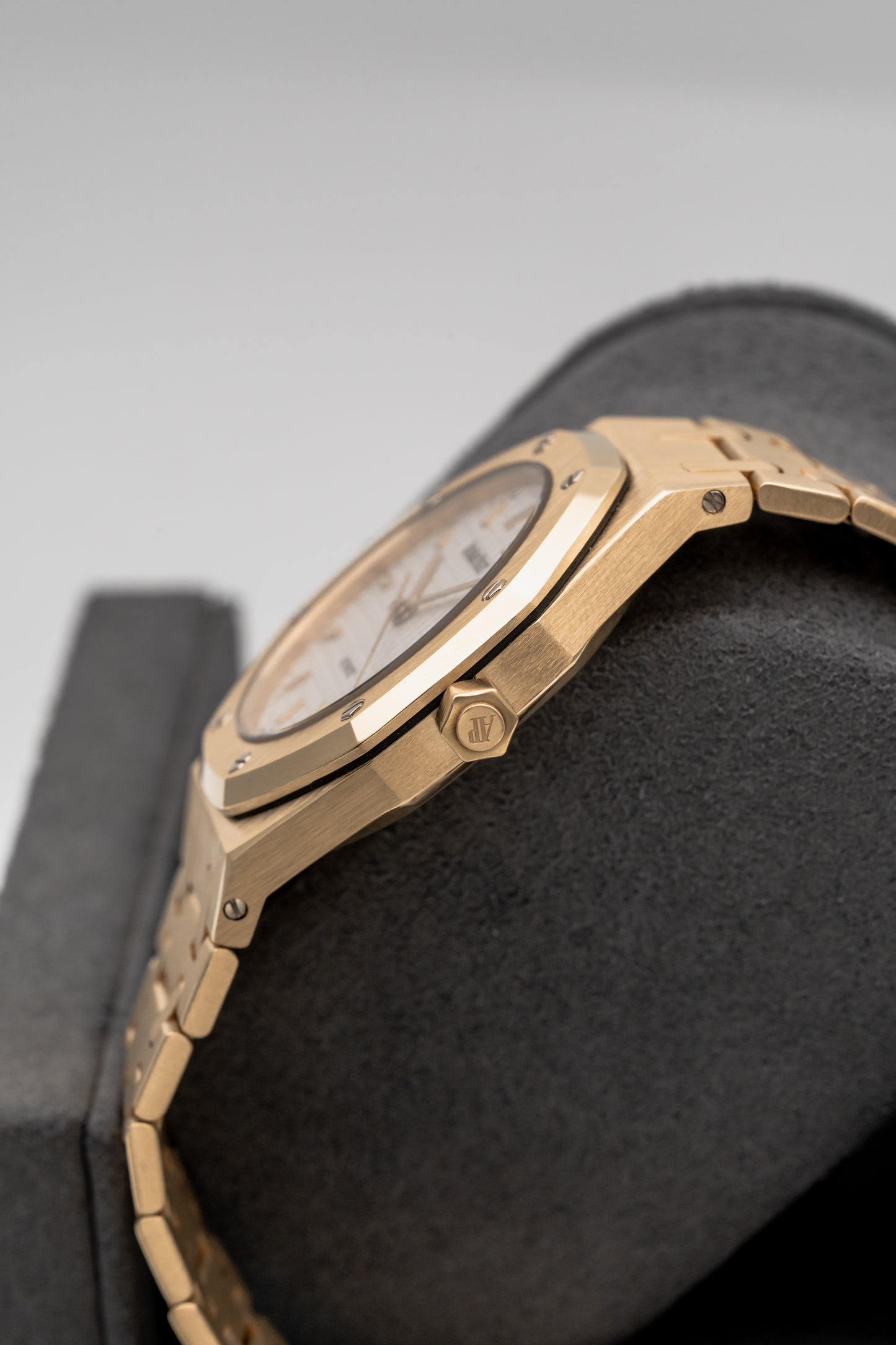 Audemars Piguet Royal Oak 14790BA White Dial