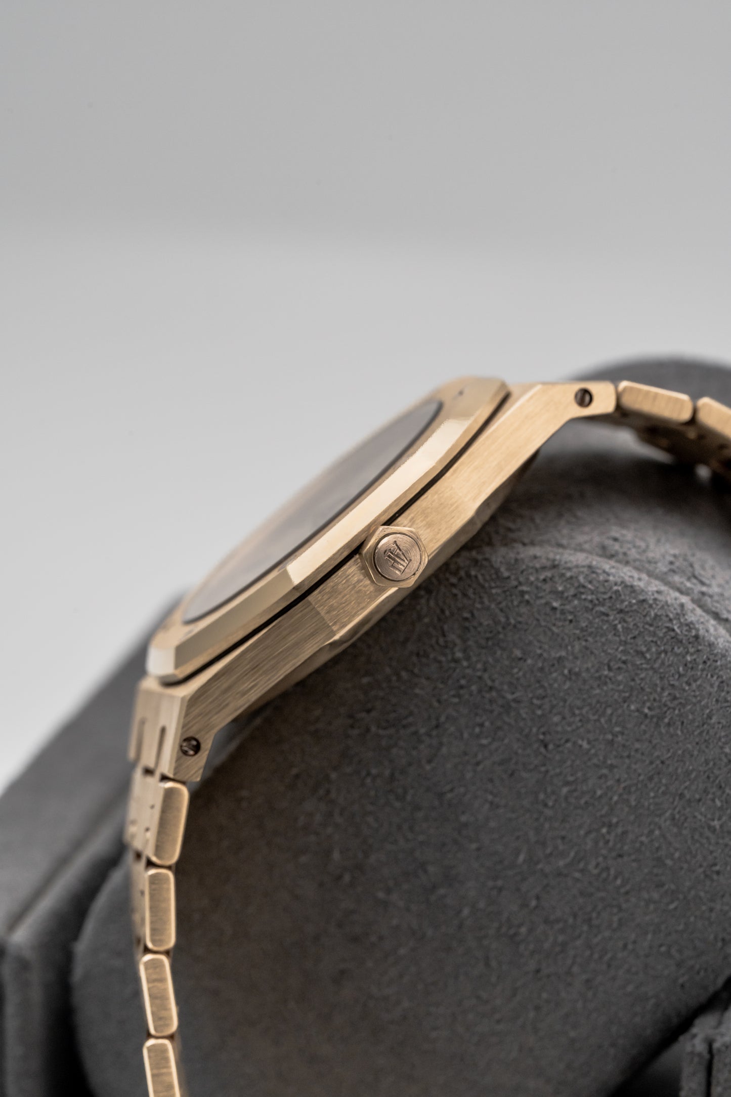 Audemars Piguet Royal Oak 14790BA, Champagne Tapisserie Dial
