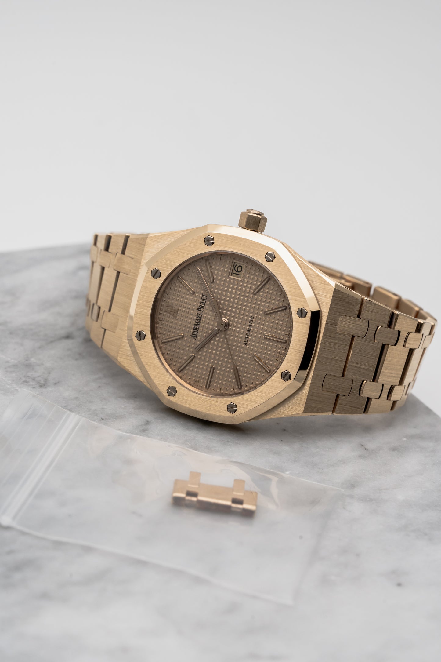 Audemars Piguet Royal Oak 14790BA, Champagne Tapisserie Dial