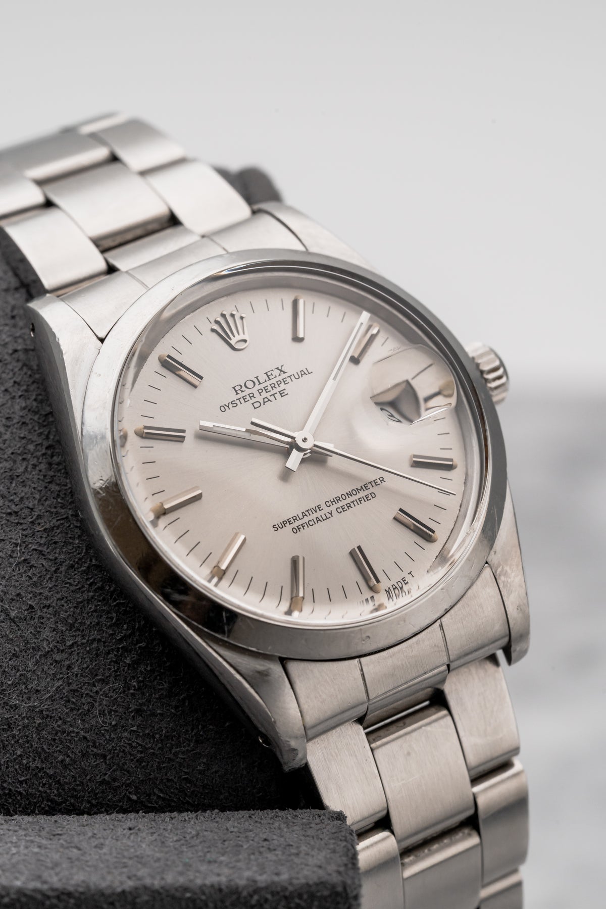 Rolex Oyster Perpetual Date 15000 Silver Dial