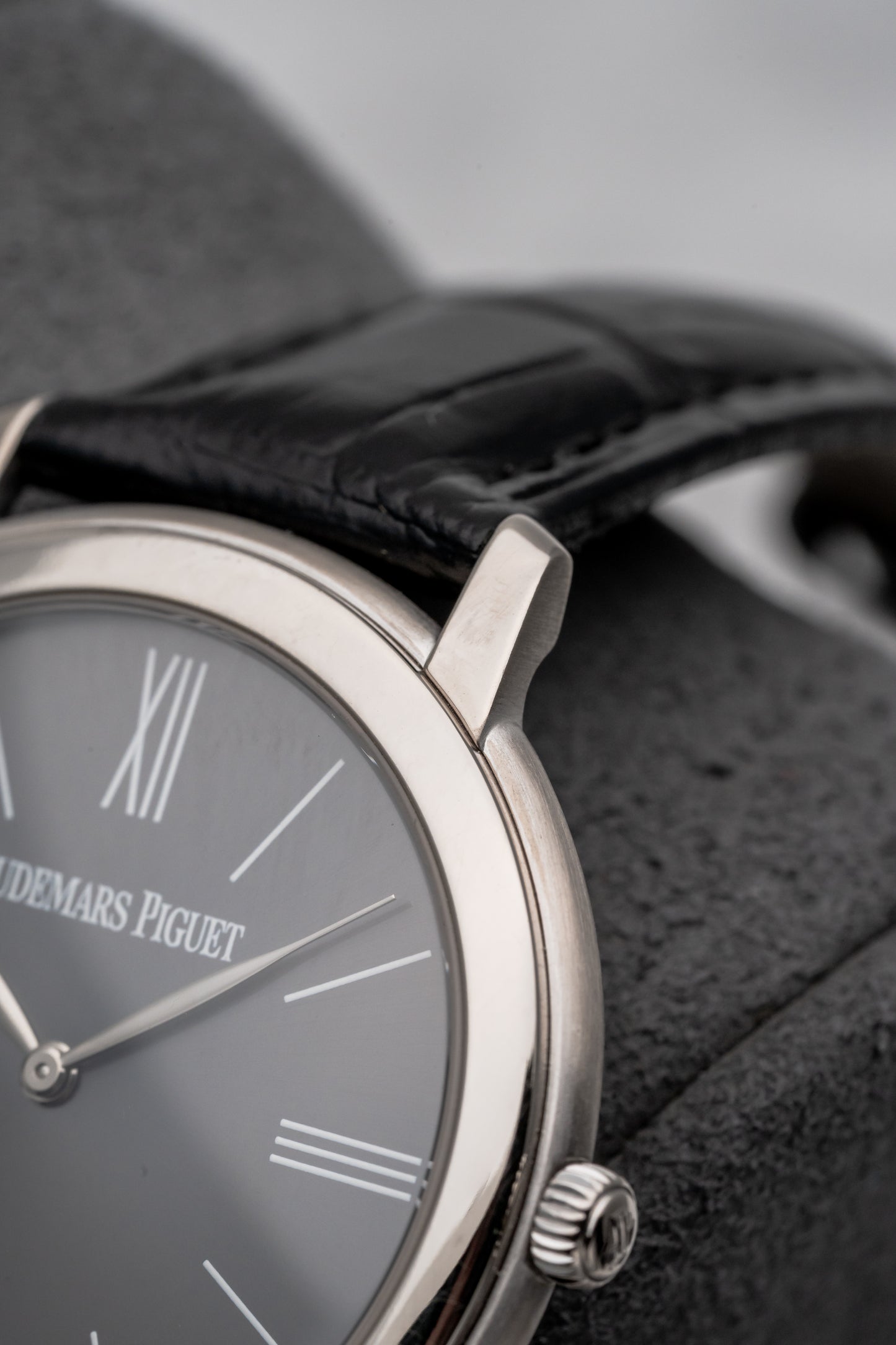 Audemars Piguet Jules Audemars Extra-Thin 15093BC Grey Dial