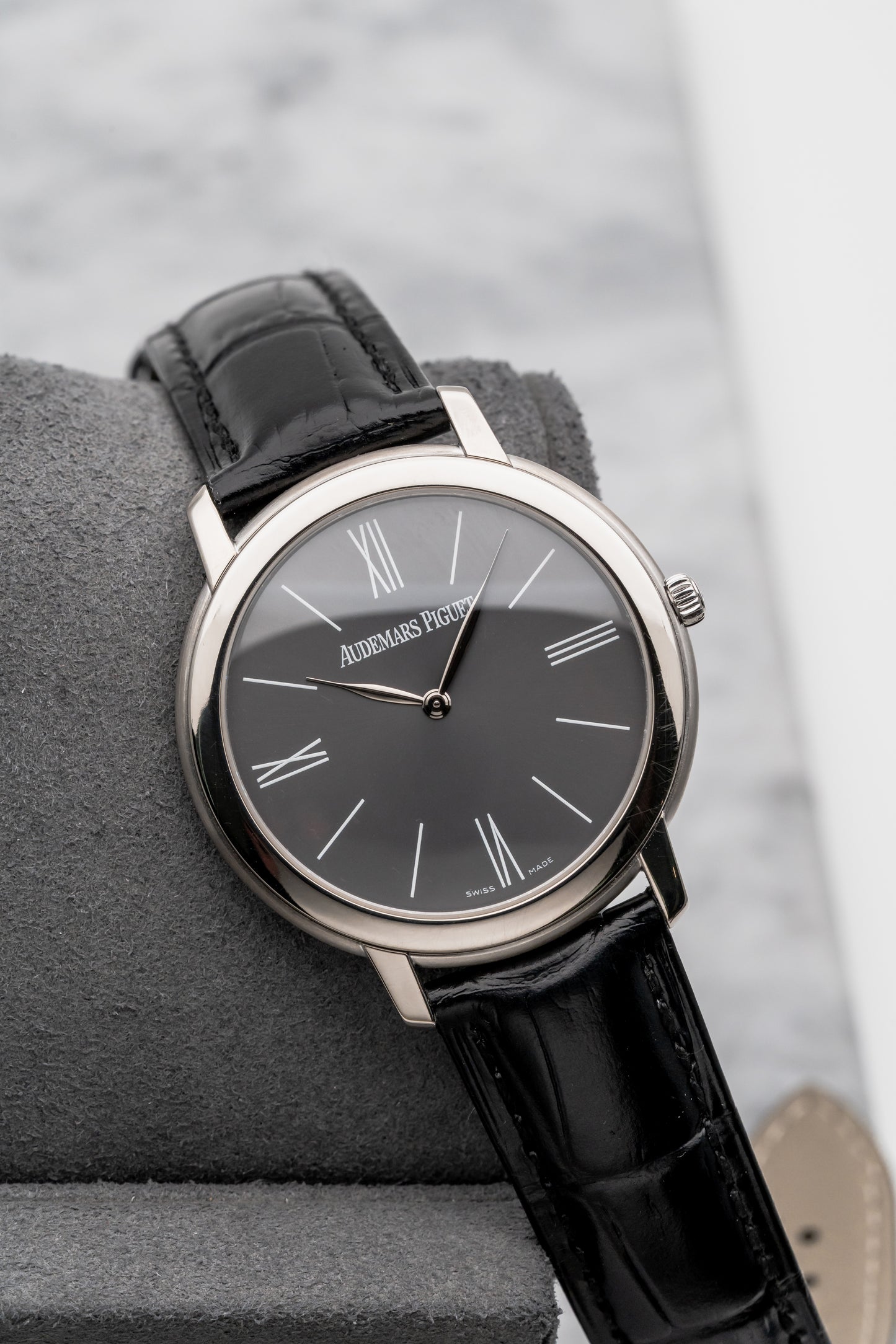 Audemars Piguet Jules Audemars Extra-Thin 15093BC Grey Dial