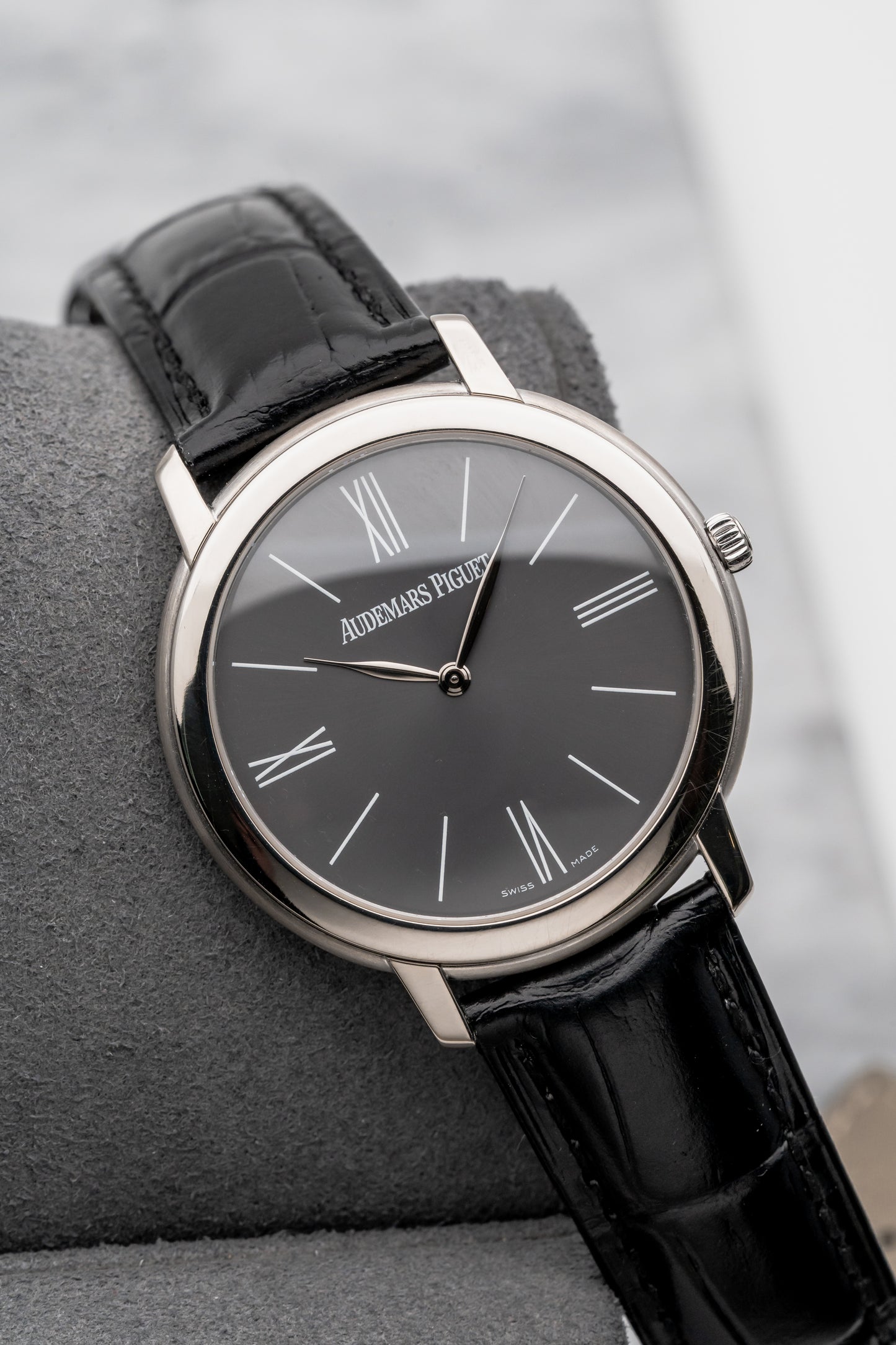 Audemars Piguet Jules Audemars Extra-Thin 15093BC Grey Dial