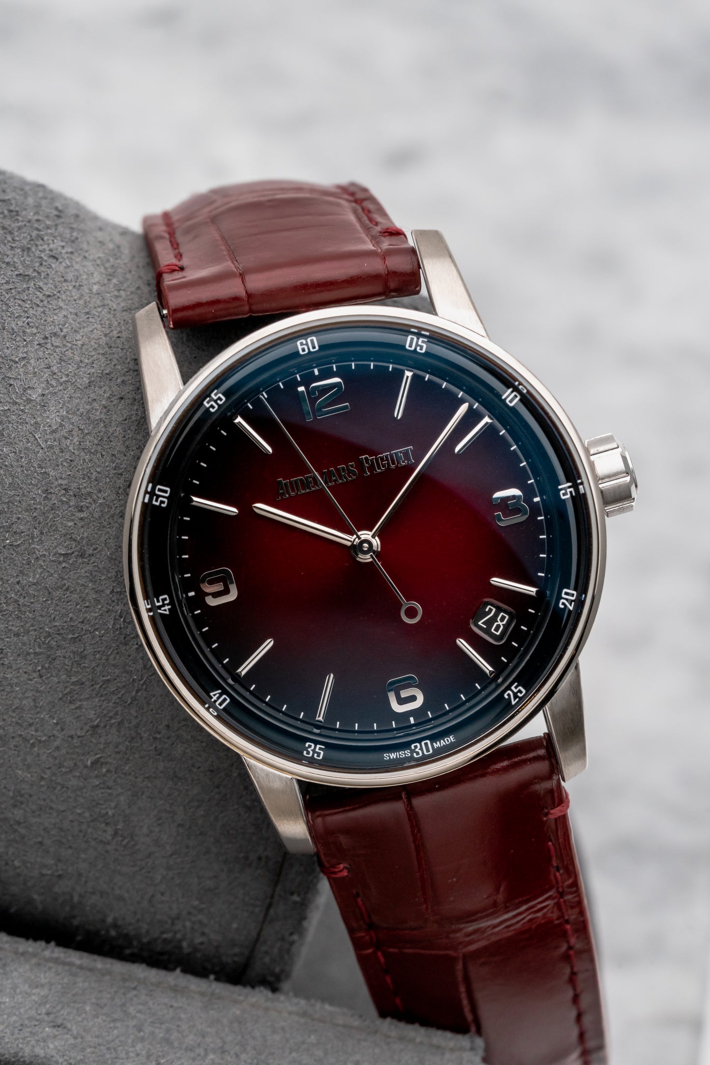 Audemars Piguet Code 11.59 Selfwinding 15210BC.OO.A068CR.01 Burgundy Dial
