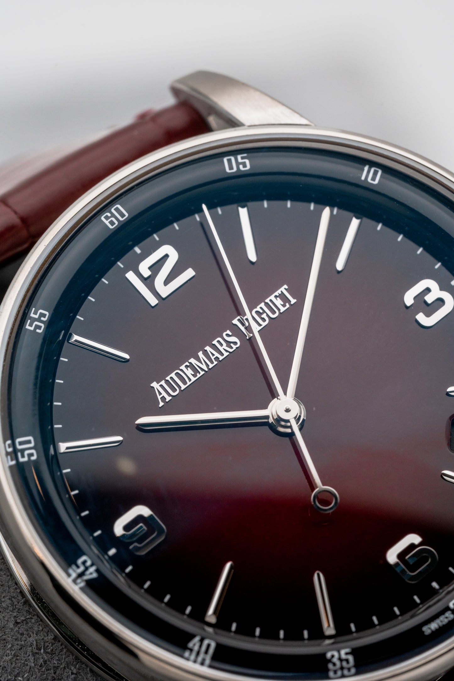 Audemars Piguet Code 11.59 Selfwinding 15210BC.OO.A068CR.01 Burgundy Dial