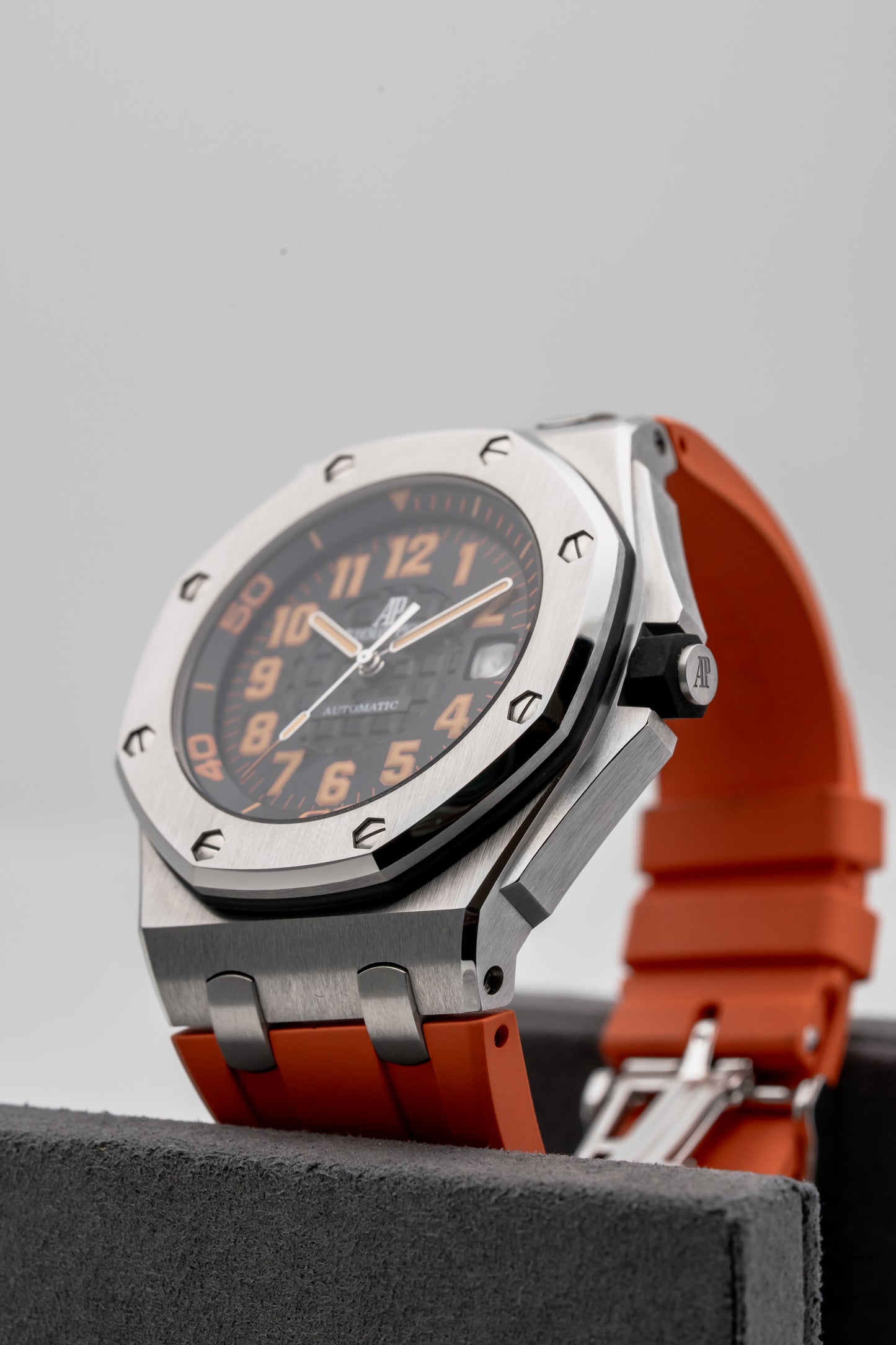 Audemars Piguet Royal Oak Offshore Diver 15701ST Scuba Boutique Edition, Black Dial