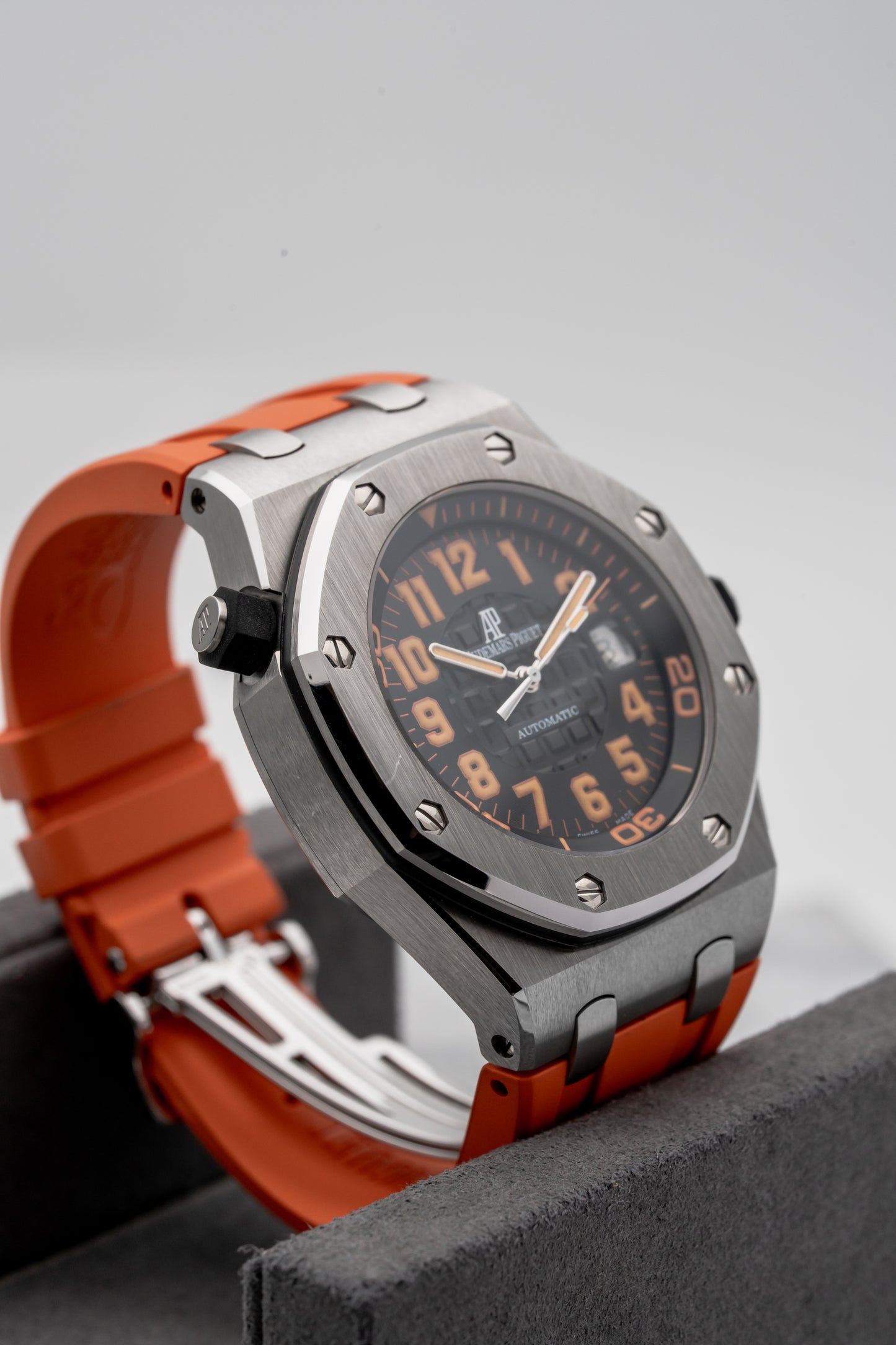 Audemars Piguet Royal Oak Offshore Diver 15701ST Scuba Boutique Edition, Black Dial