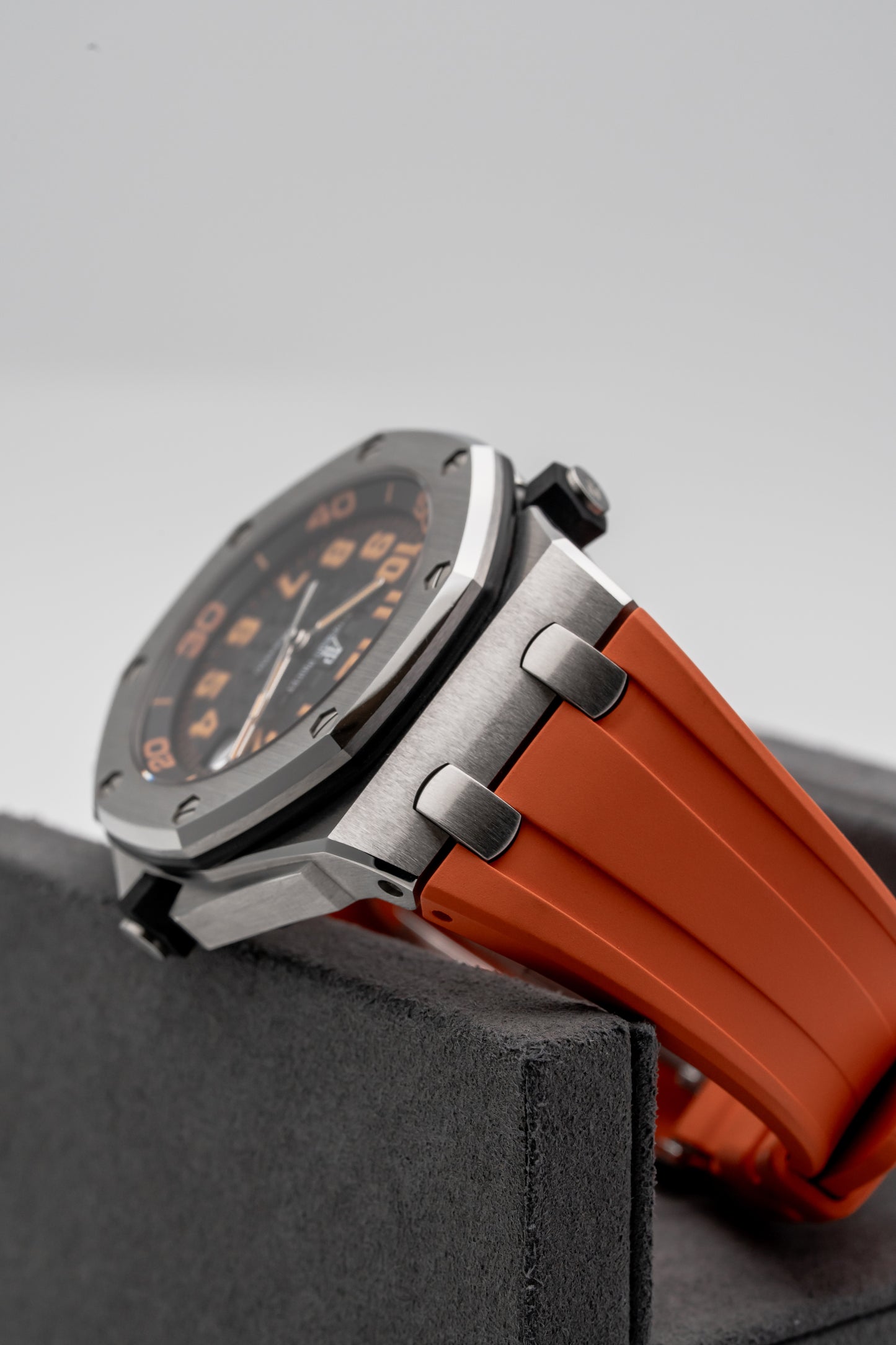 Audemars Piguet Royal Oak Offshore Diver 15701ST Scuba Boutique Edition, Black Dial