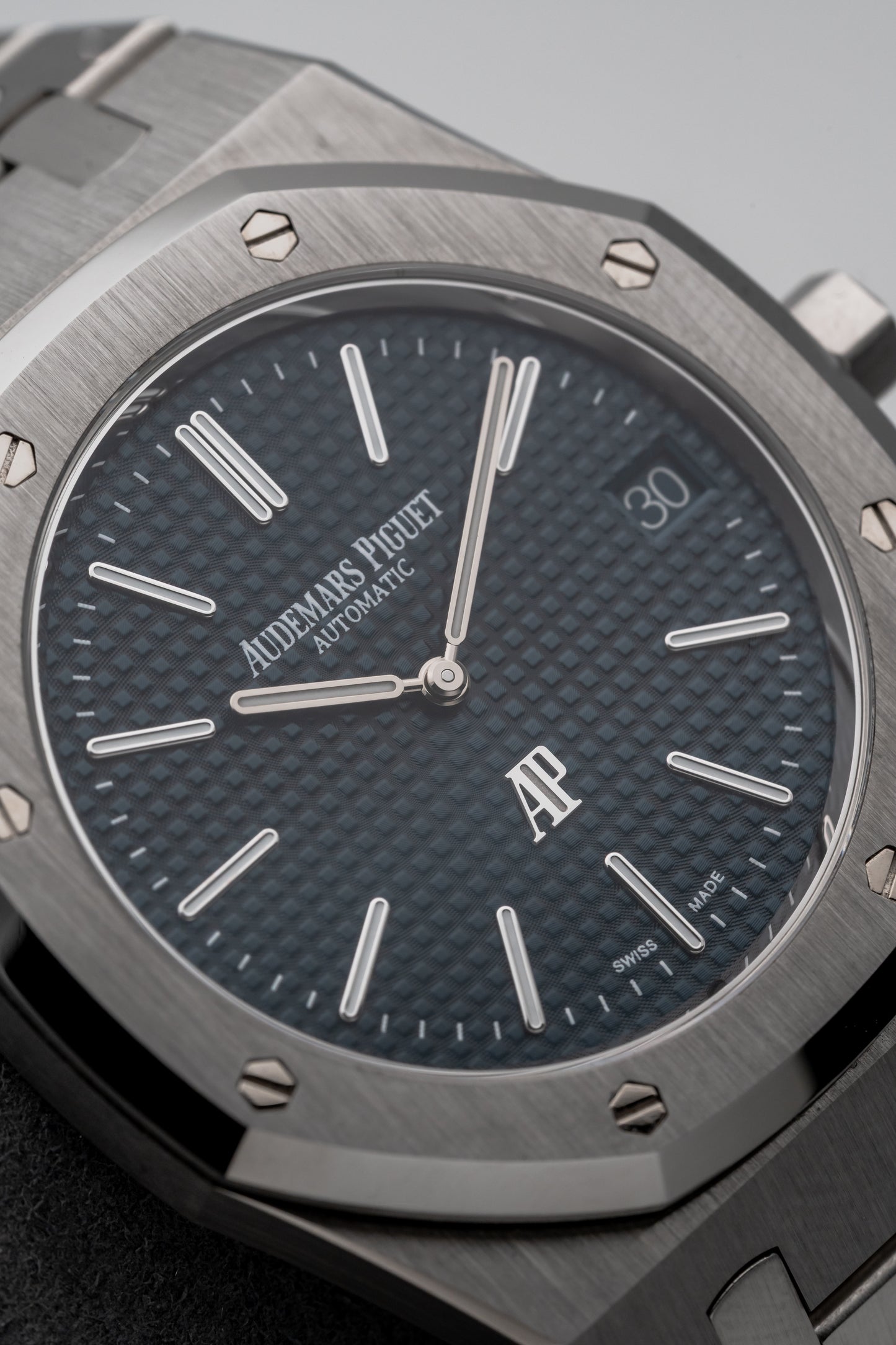 Audemars Piguet Royal Oak Jumbo 16202ST, Blue “Petite Tapisserie” Dial