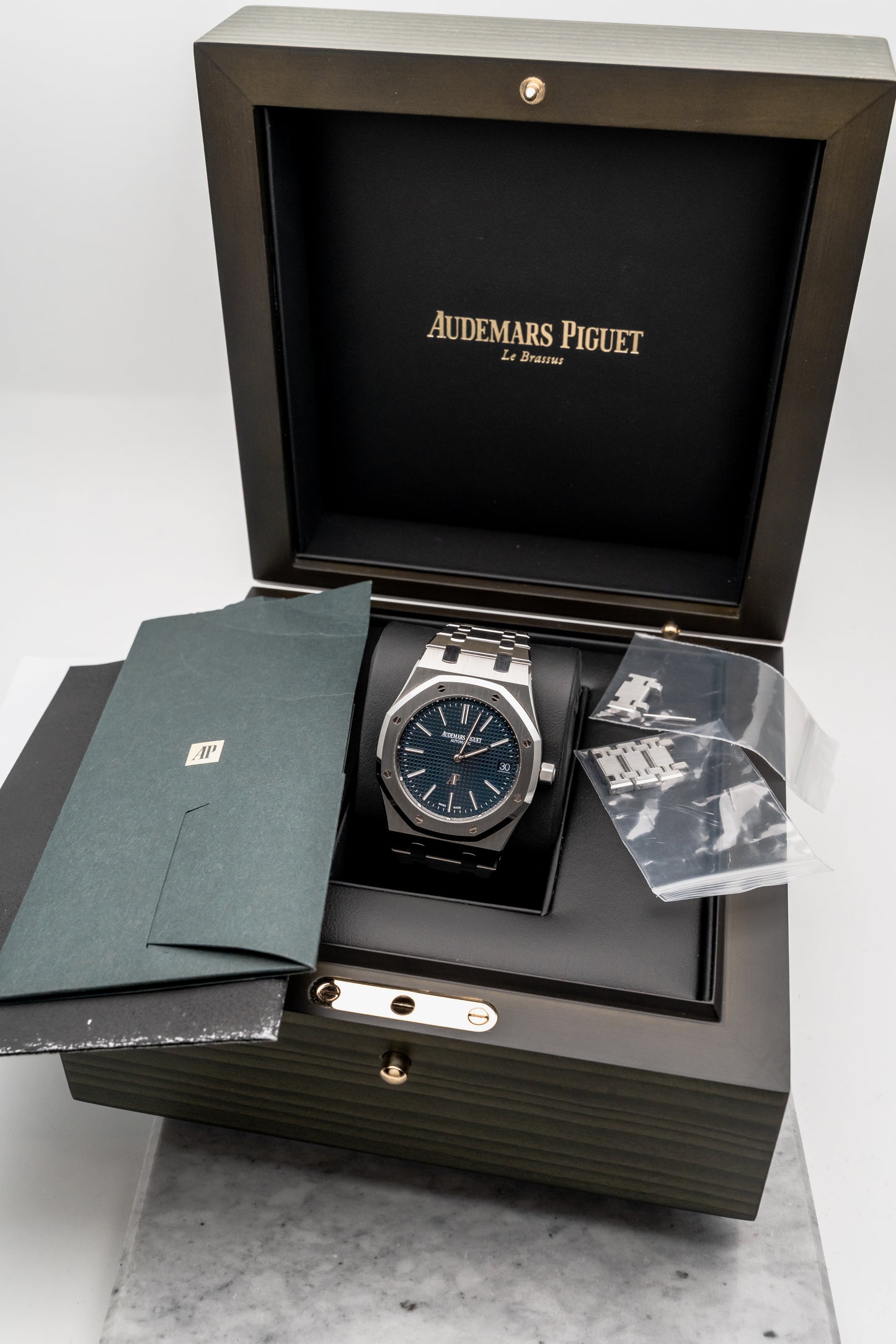 Audemars Piguet Royal Oak Jumbo 16202ST, Blue “Petite Tapisserie” Dial