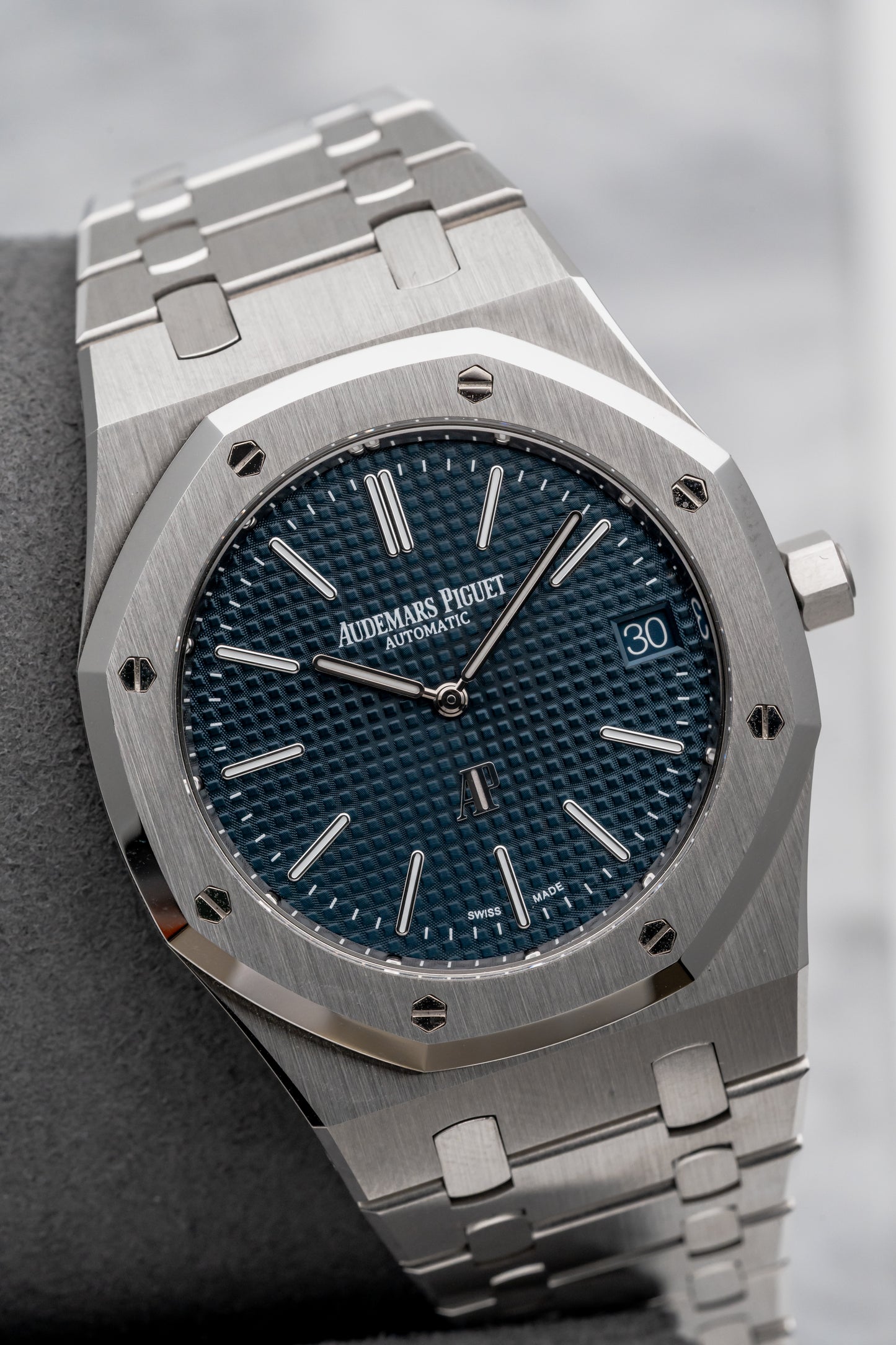Audemars Piguet Royal Oak Jumbo 16202ST, Blue “Petite Tapisserie” Dial
