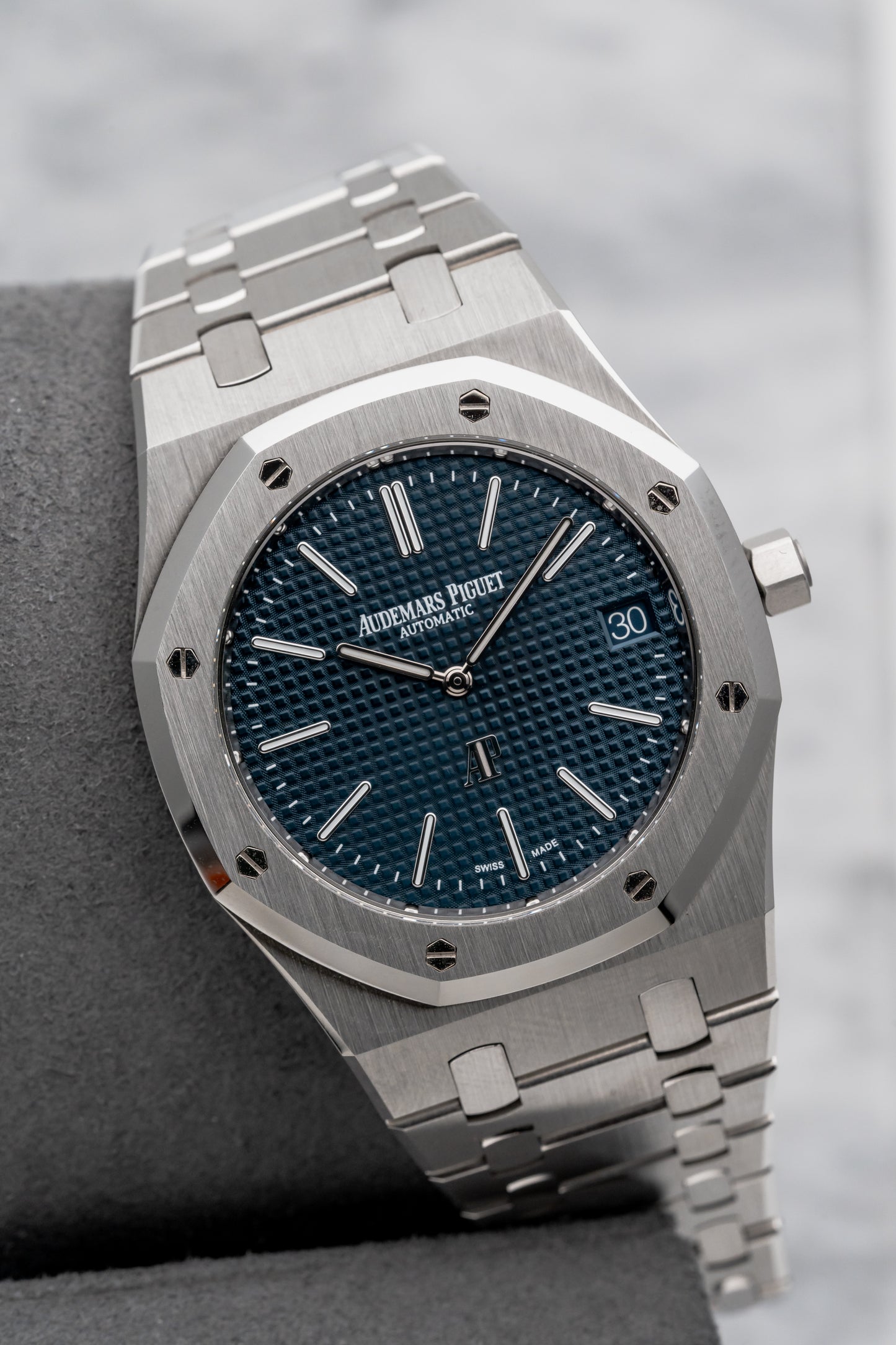 Audemars Piguet Royal Oak Jumbo 16202ST, Blue “Petite Tapisserie” Dial