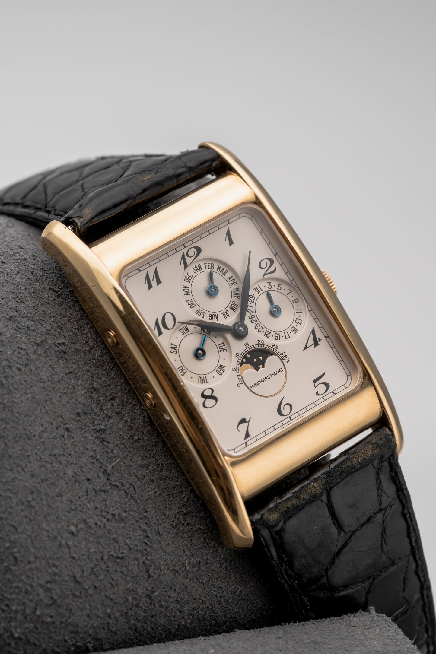 Audemars Piguet Edward Piguet Quantième Perpétuel 25682BA