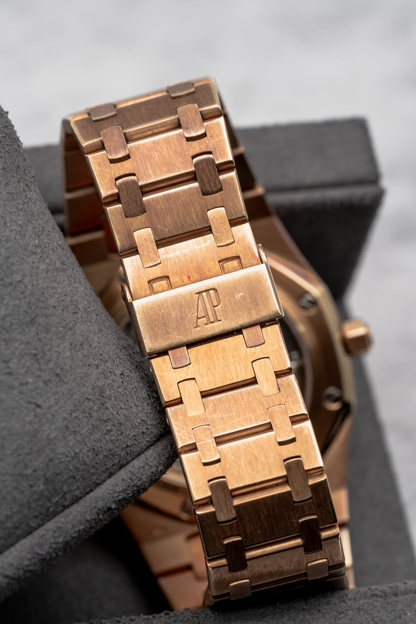 Audemars Piguet Royal Oak Perpetual Calendar 25686BA Champagne Dial