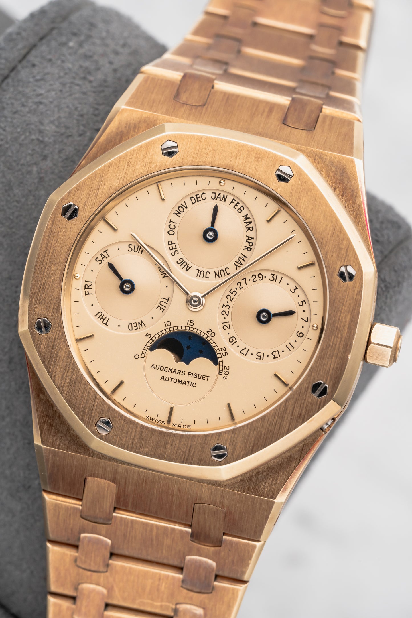 Audemars Piguet Royal Oak Perpetual Calendar 25686BA Champagne Dial