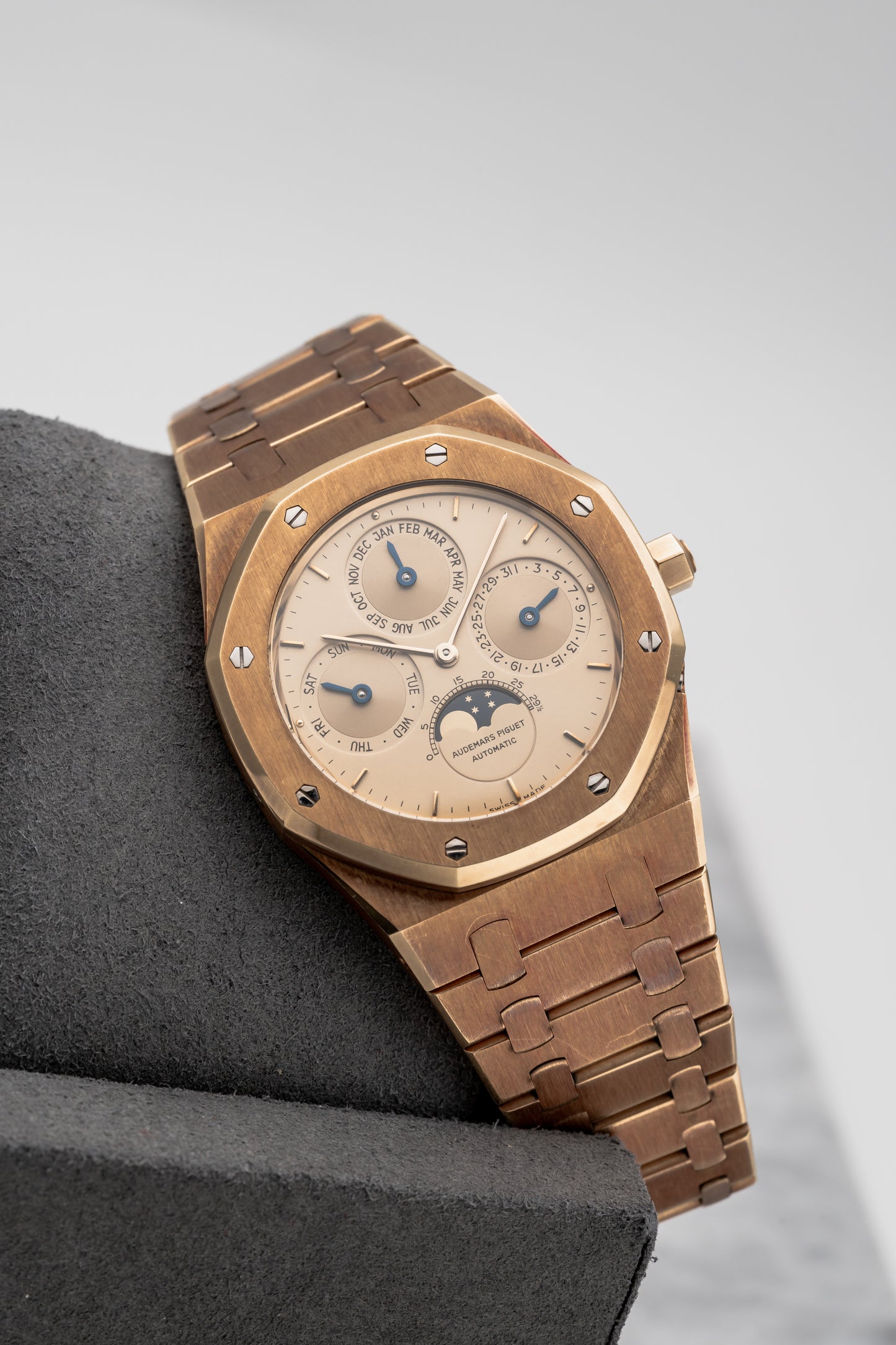 Audemars Piguet Royal Oak Perpetual Calendar 25686BA Champagne Dial