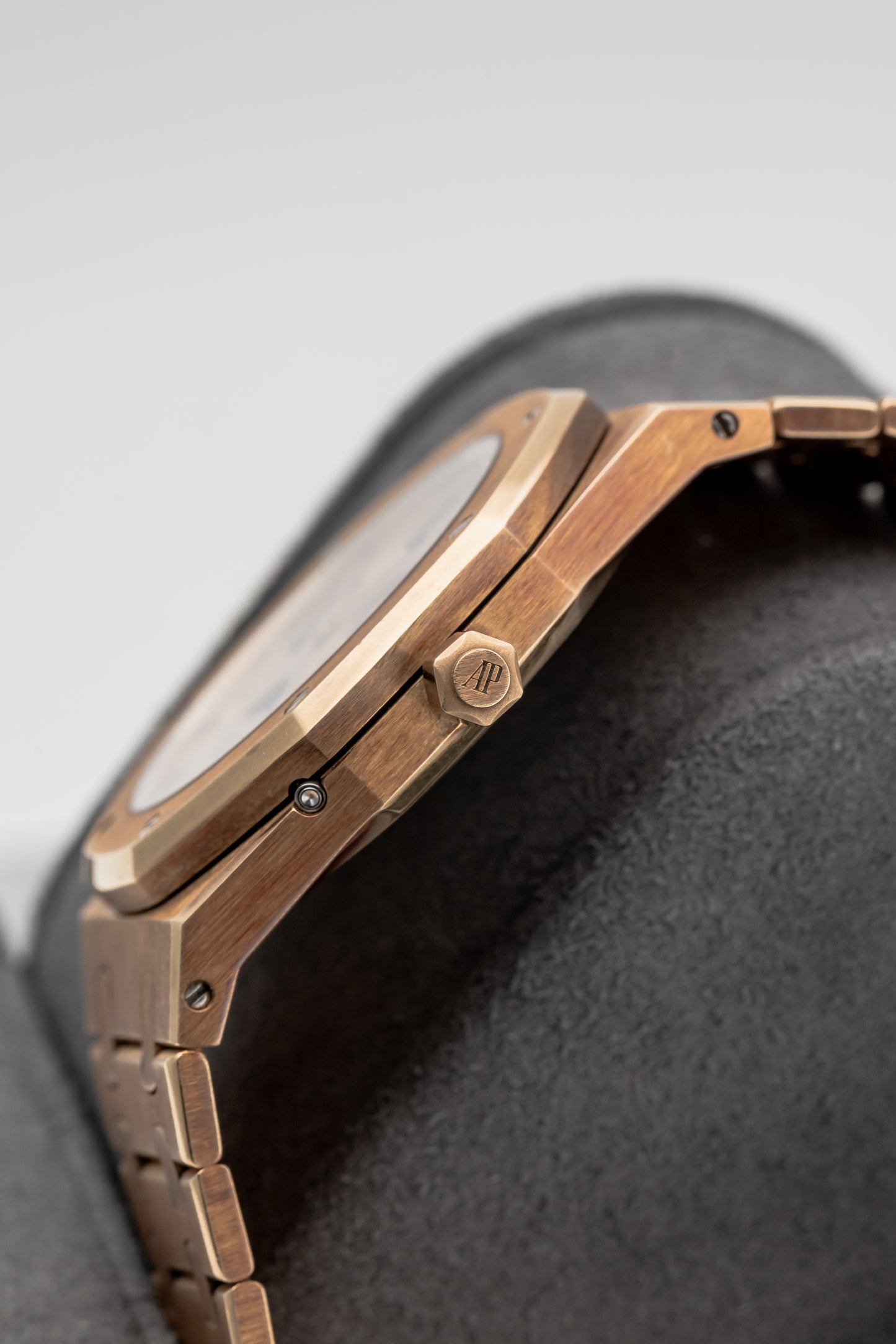 Audemars Piguet Royal Oak Perpetual Calendar 25686BA Champagne Dial