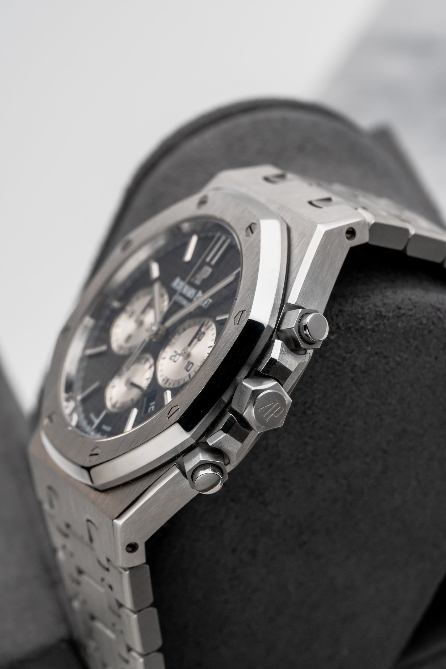Audemars Piguet Royal Oak Chronograph 26331ST.OO.1220ST.02 Black Dial