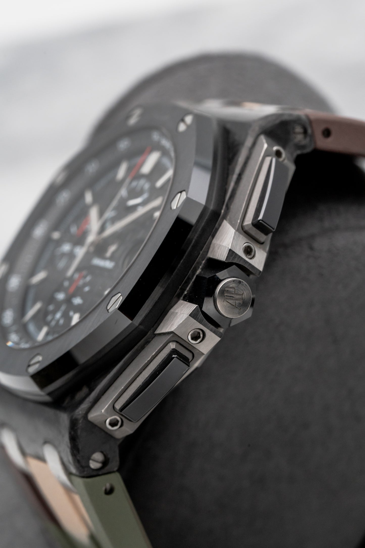 Audemars Piguet Royal Oak Offshore Carbon 26400AU Black Dial