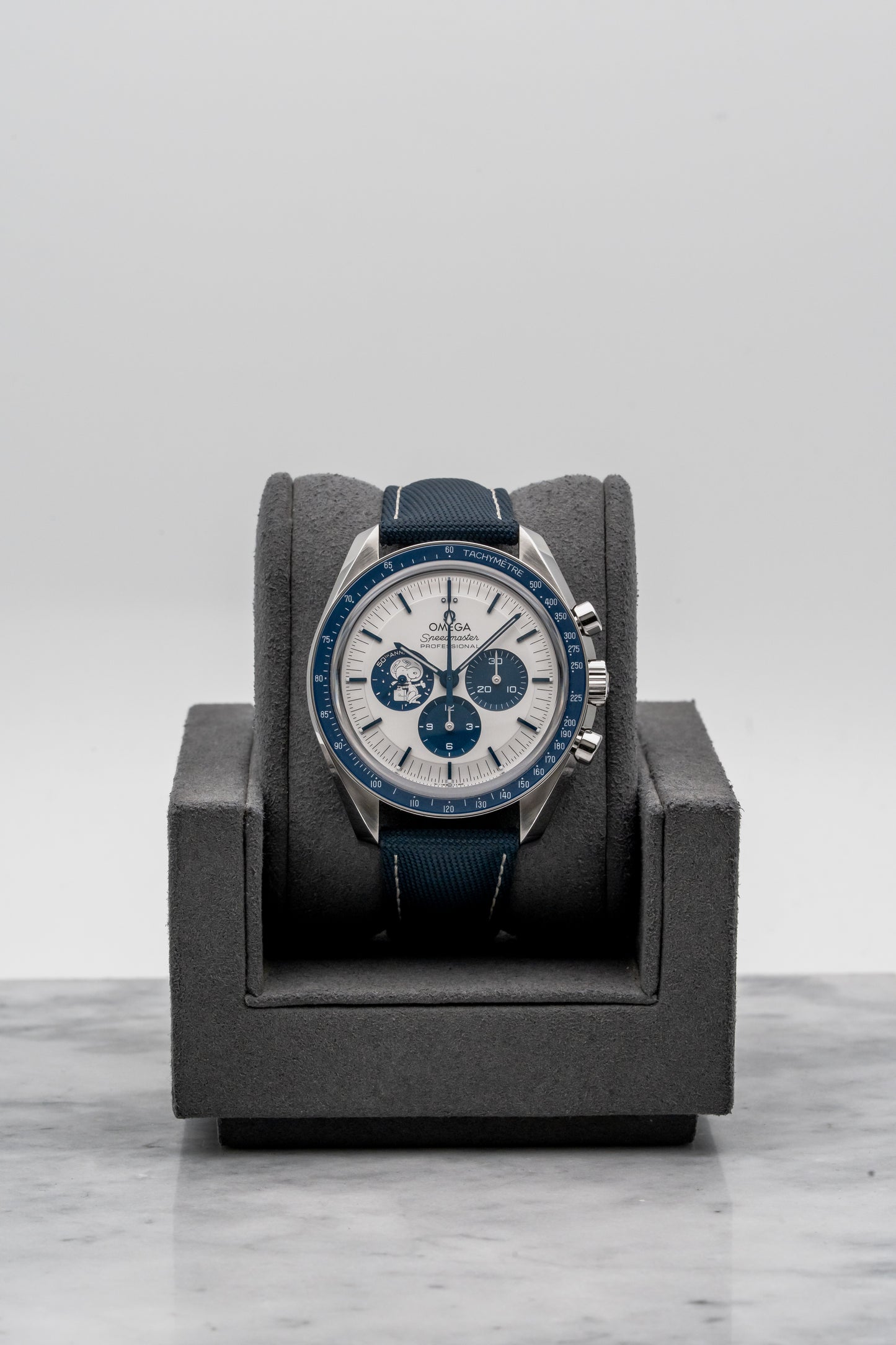 Omega Speedmaster 310.32.42.50.02.001 Snoopy Dial