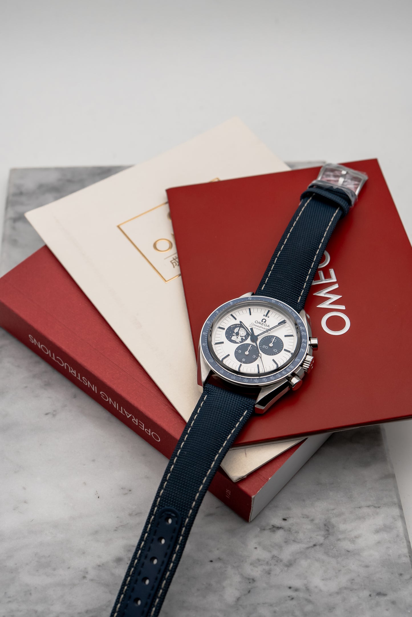 Omega Speedmaster 310.32.42.50.02.001 Snoopy Dial