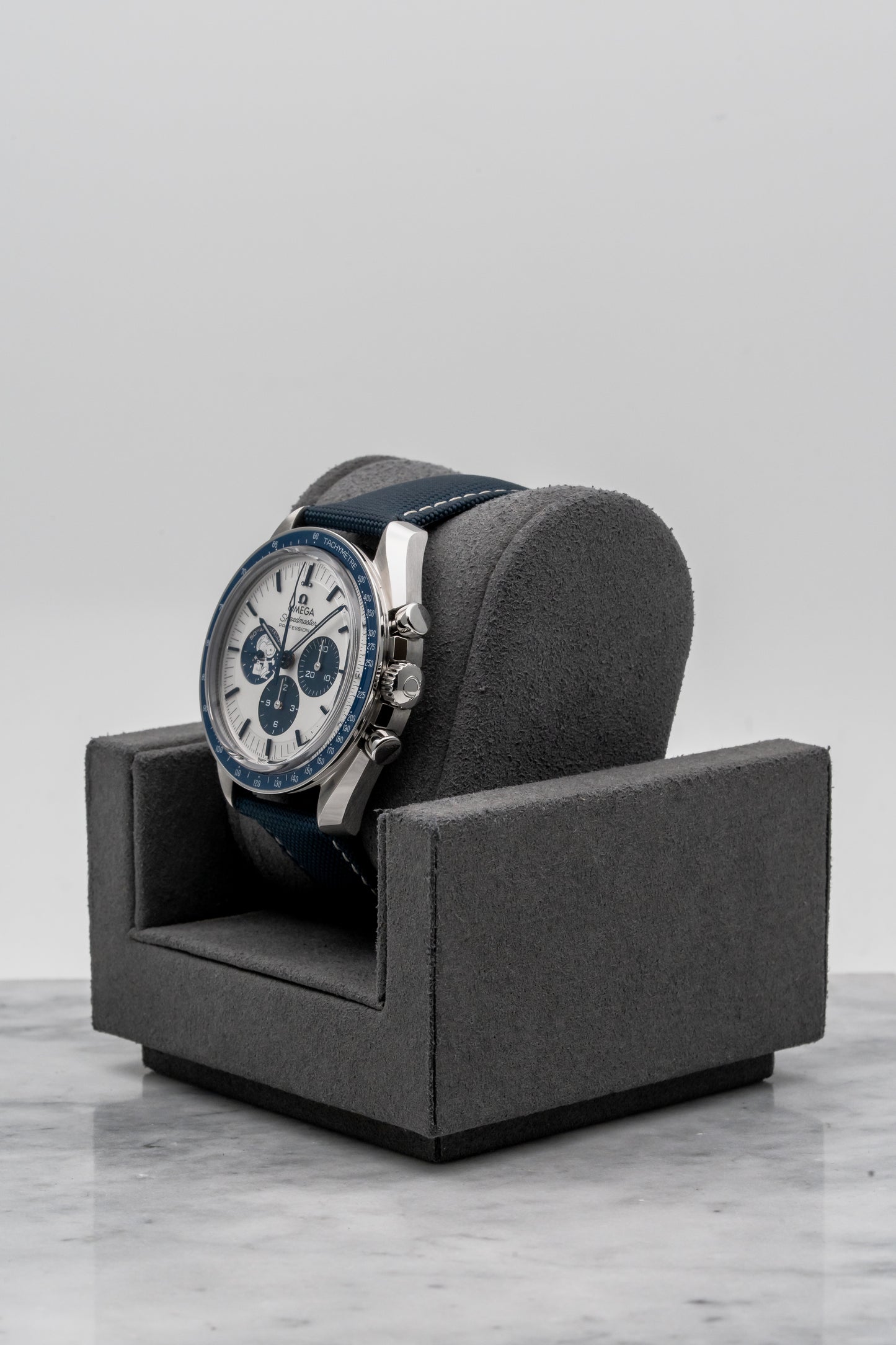 Omega Speedmaster 310.32.42.50.02.001 Snoopy Dial