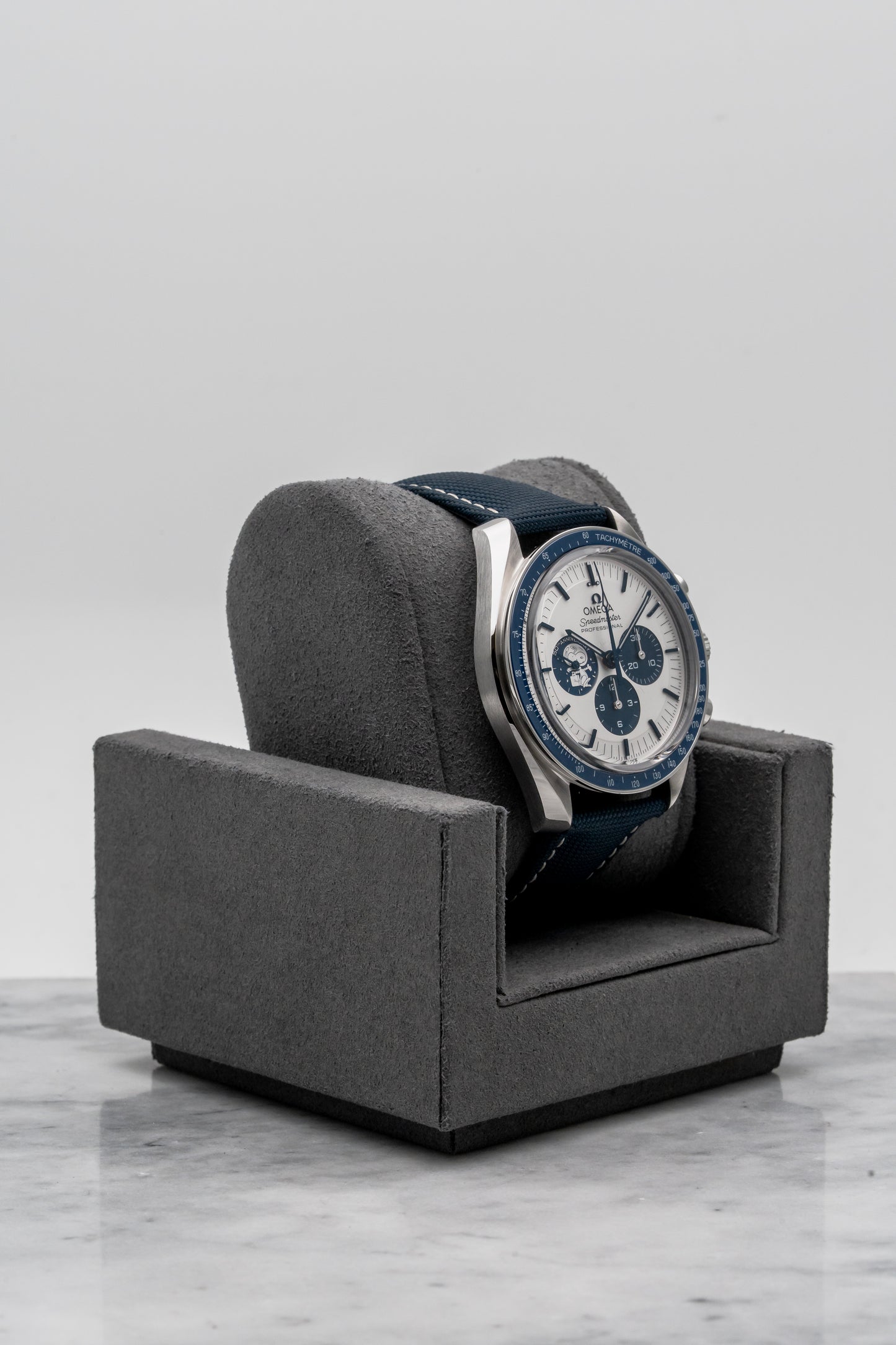 Omega Speedmaster 310.32.42.50.02.001 Snoopy Dial