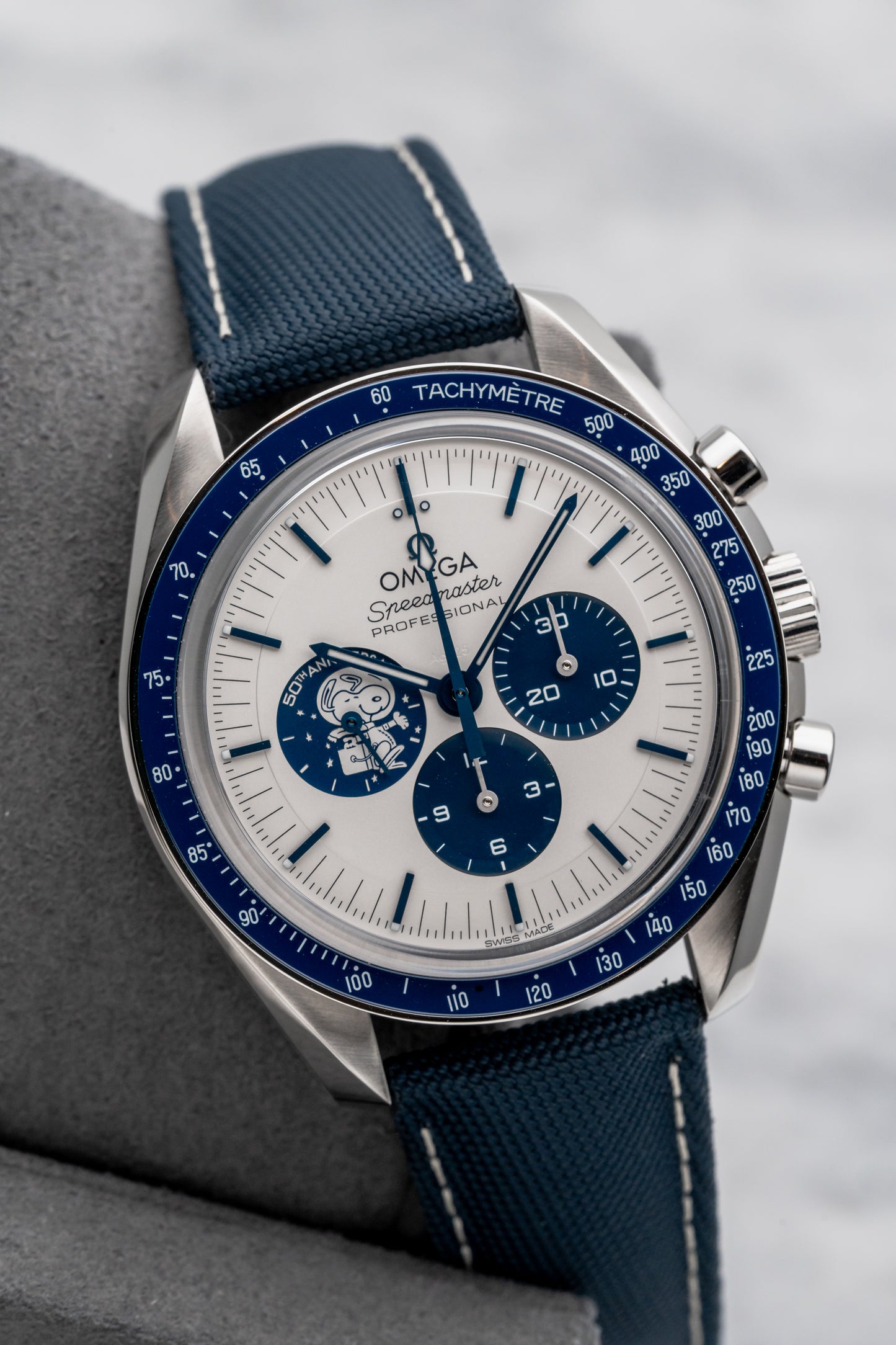 Omega Speedmaster 310.32.42.50.02.001 Snoopy